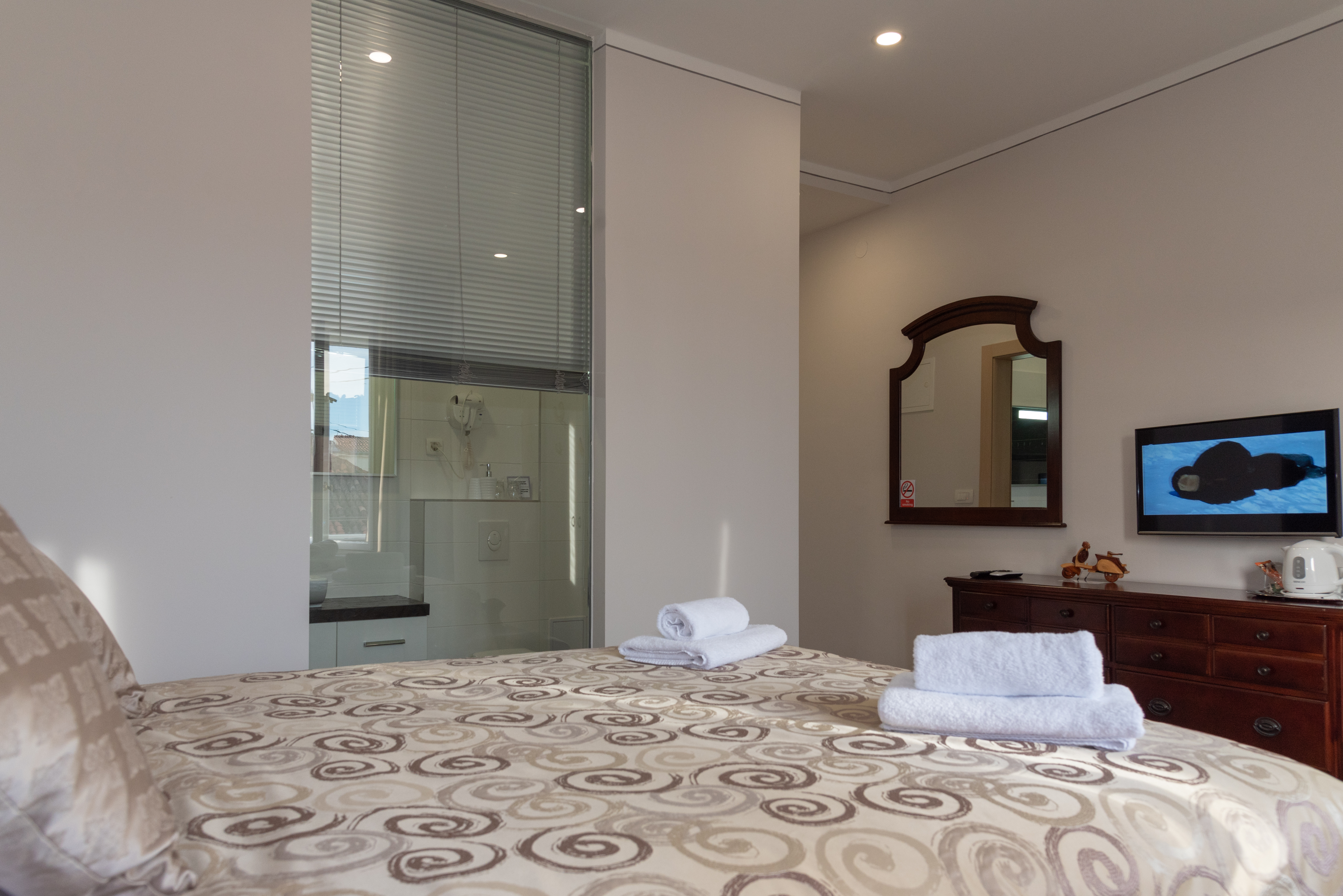 Palace Queen Mary Luxury Rooms