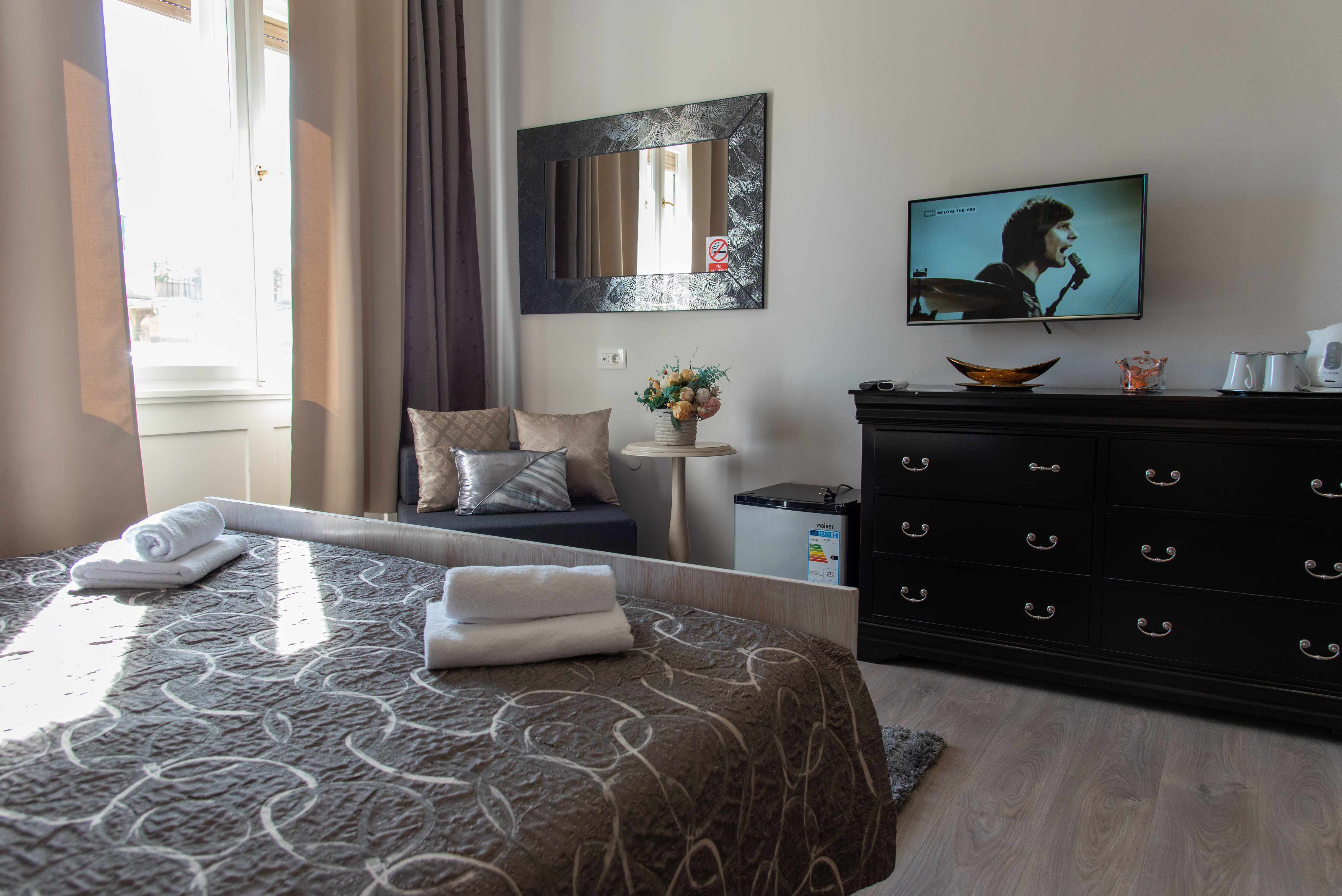 Palace Queen Mary Luxury Rooms