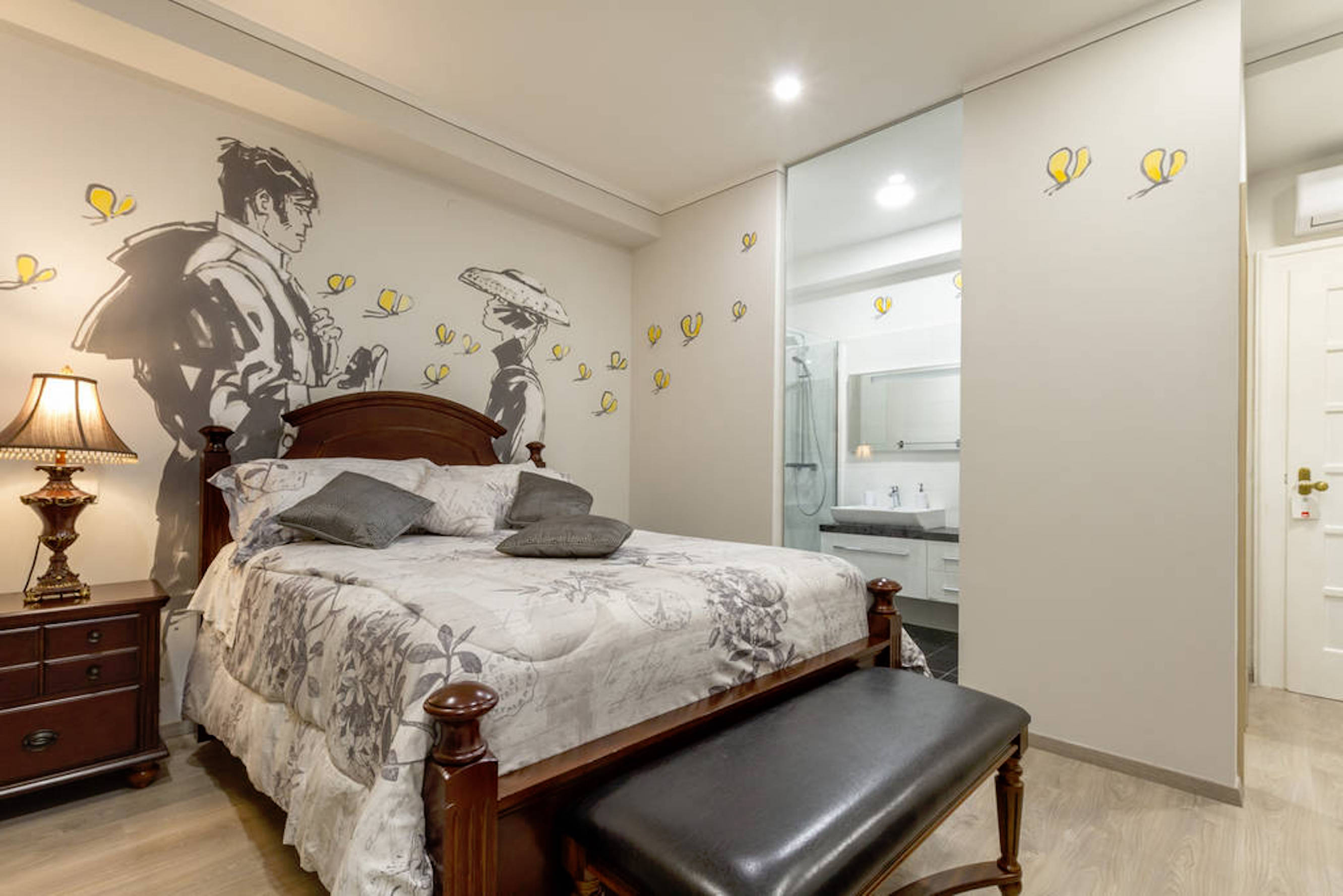 Palace Queen Mary Luxury Rooms