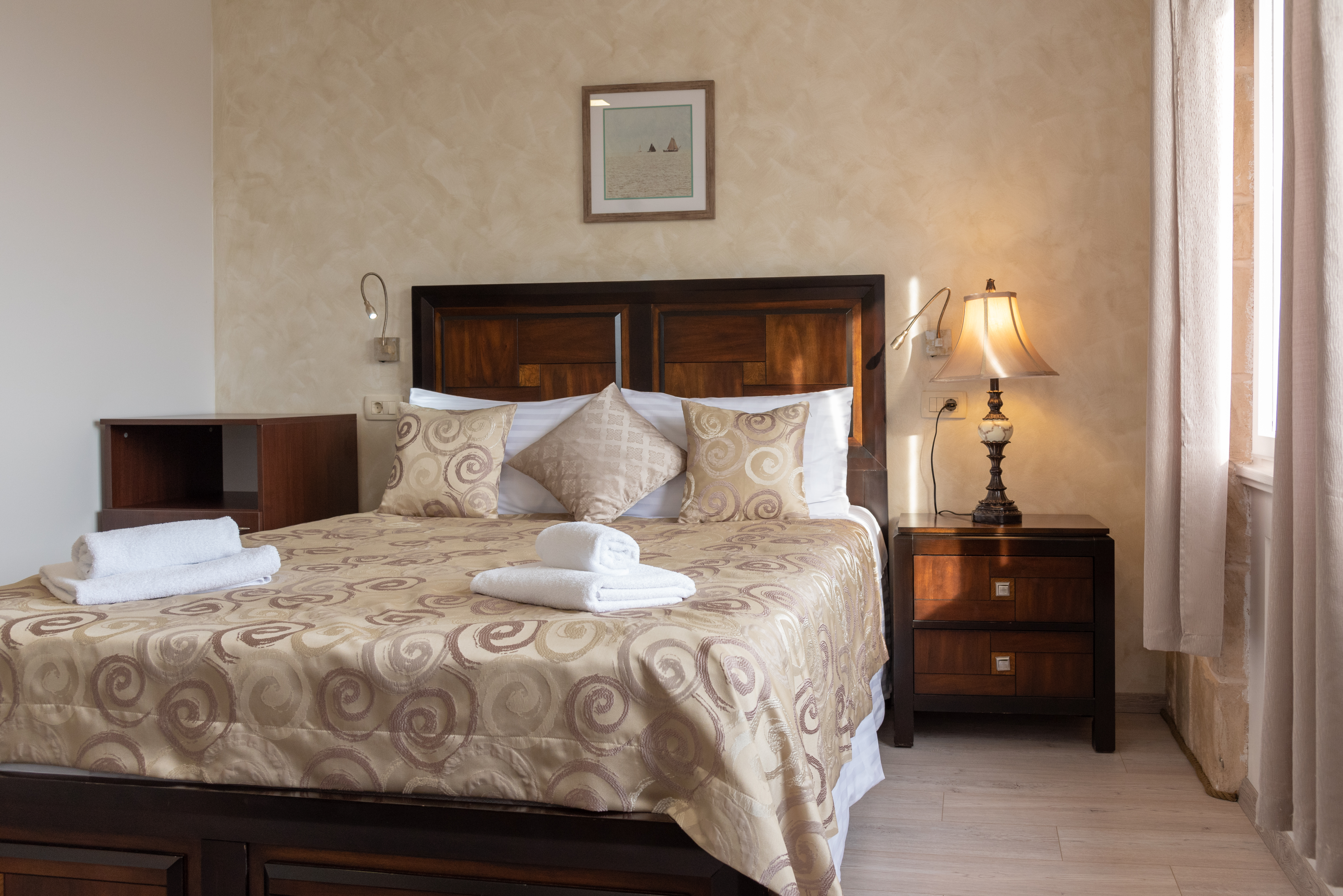 Palace Queen Mary Luxury Rooms