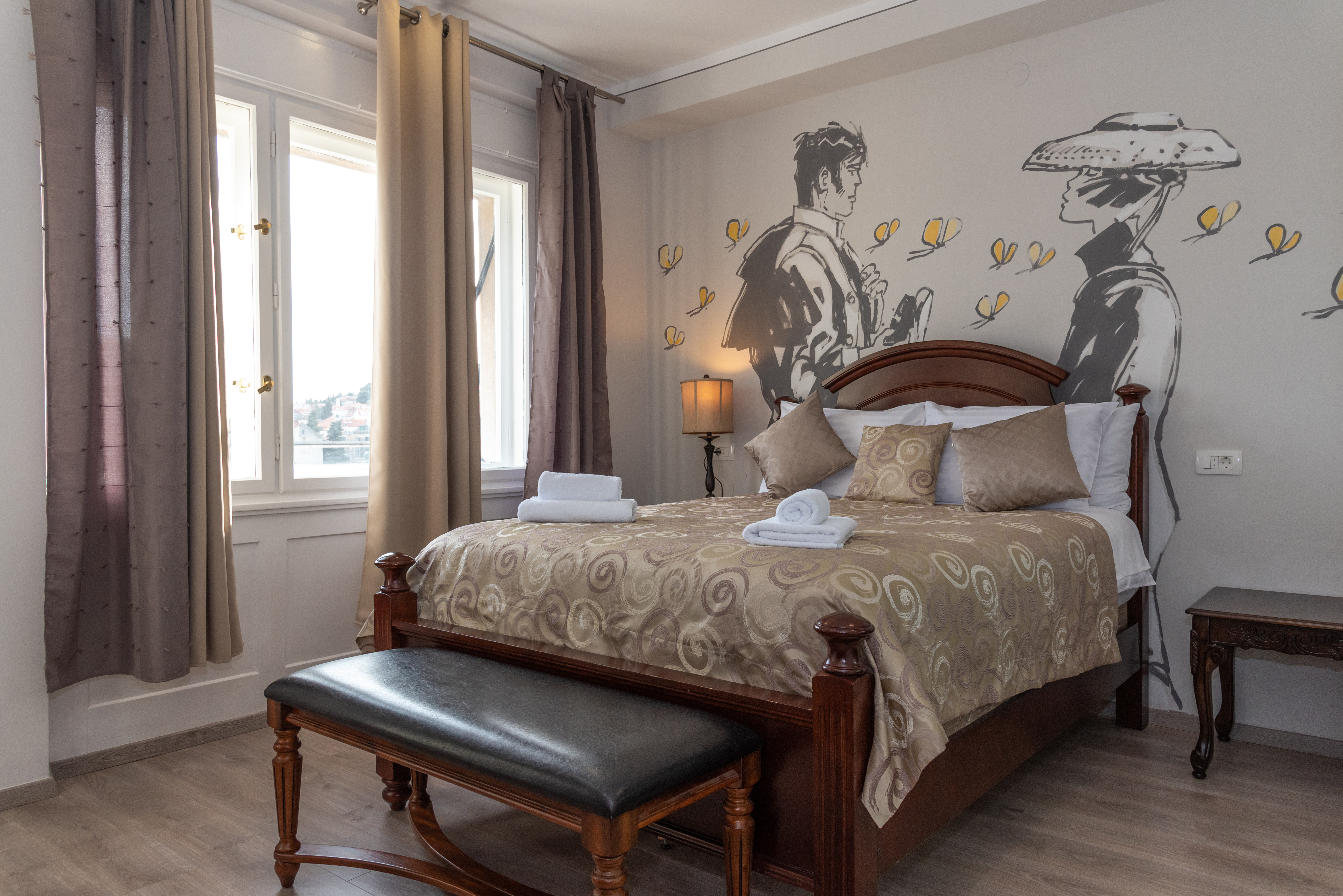 Palace Queen Mary Luxury Rooms