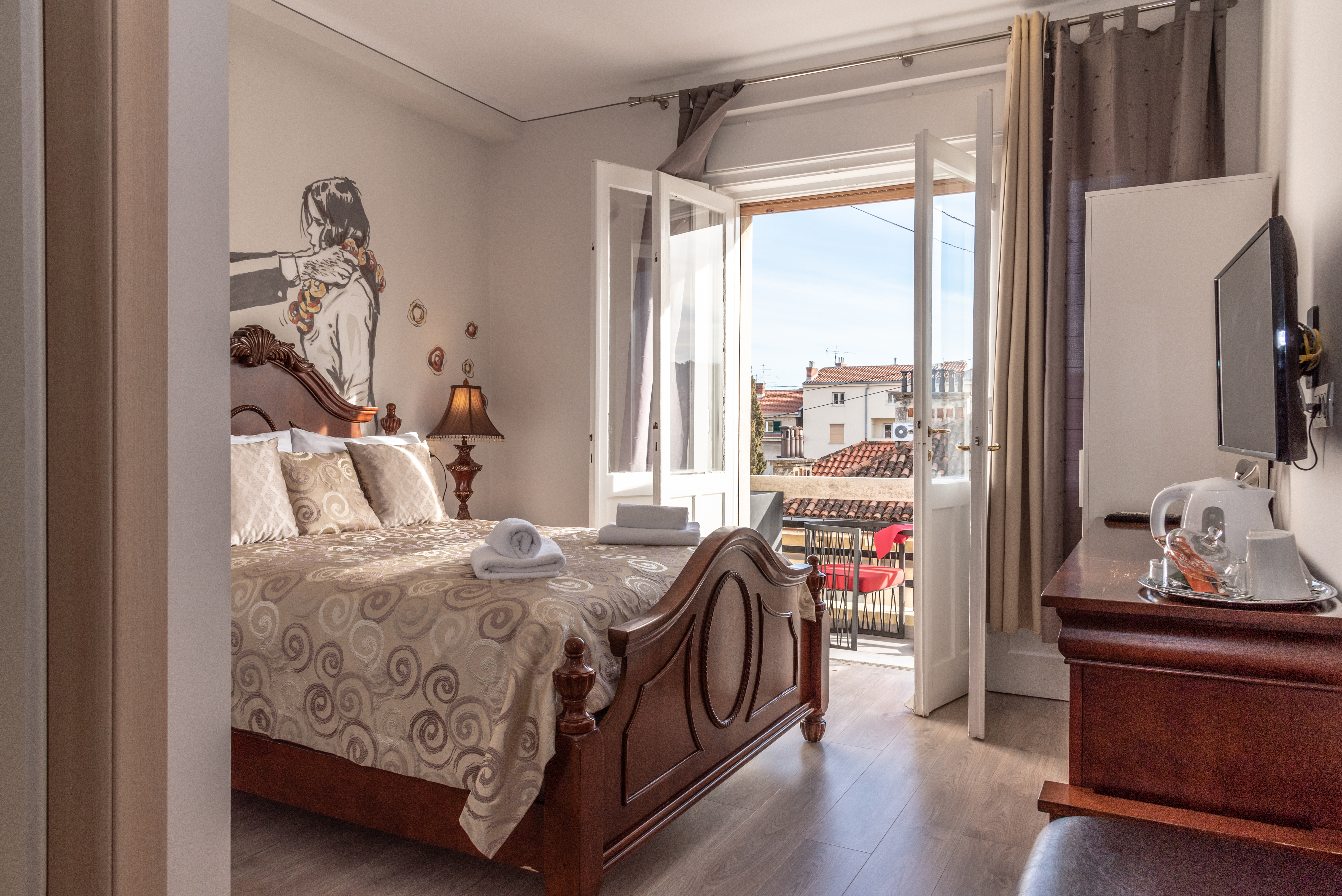 Palace Queen Mary Luxury Rooms