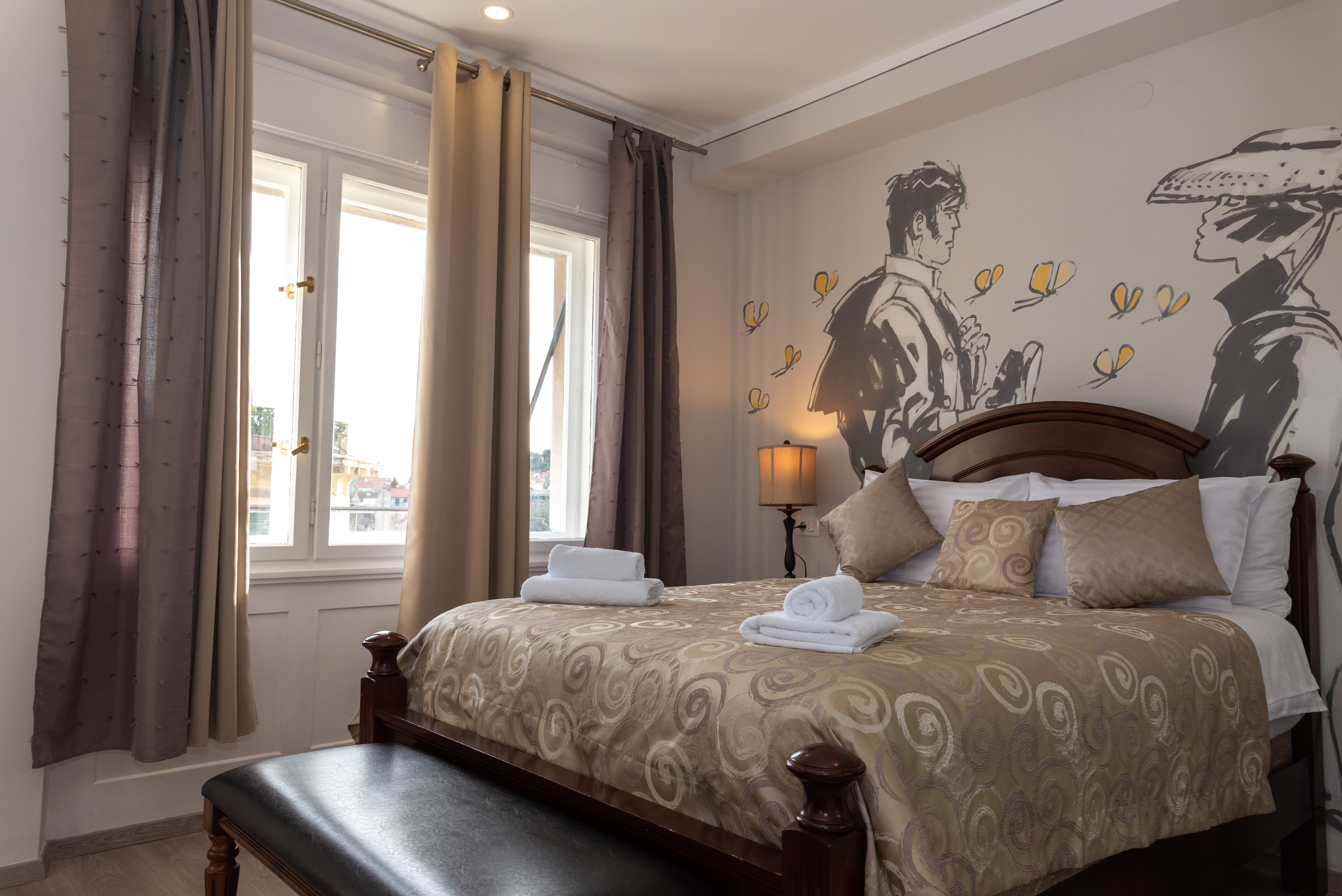 Palace Queen Mary Luxury Rooms