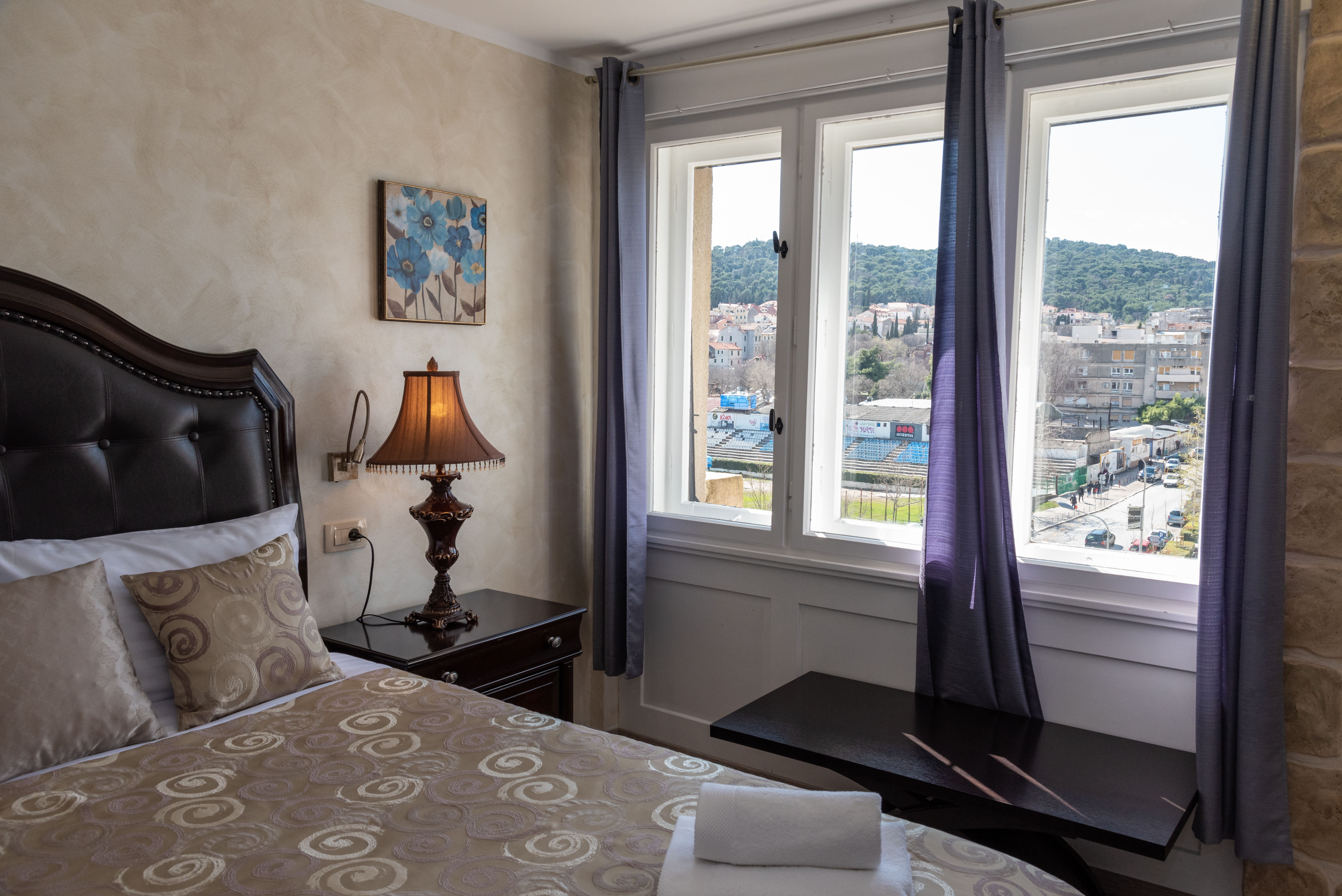 Palace Queen Mary Luxury Rooms