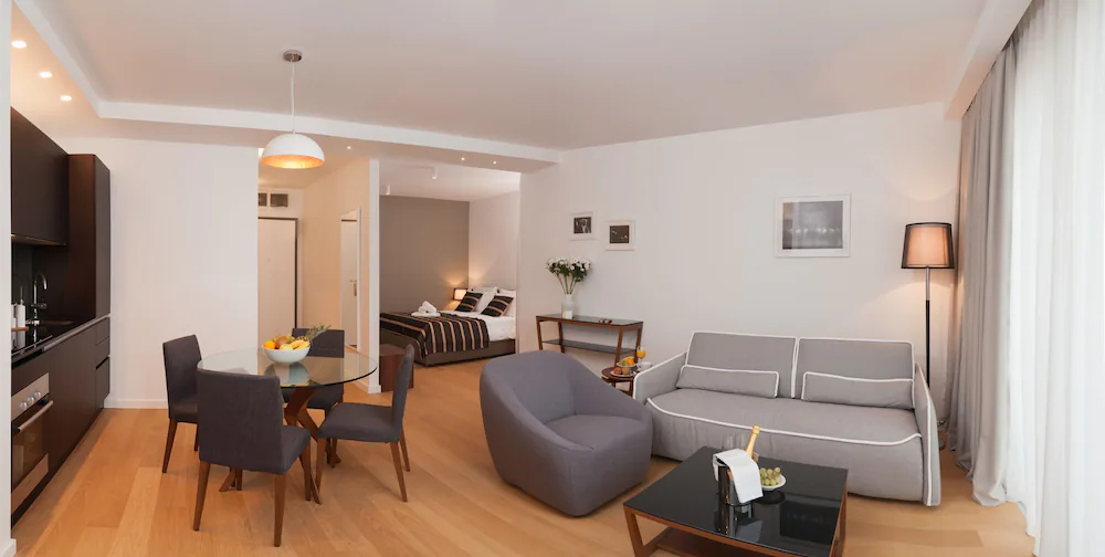Residence by Vestibul Palace