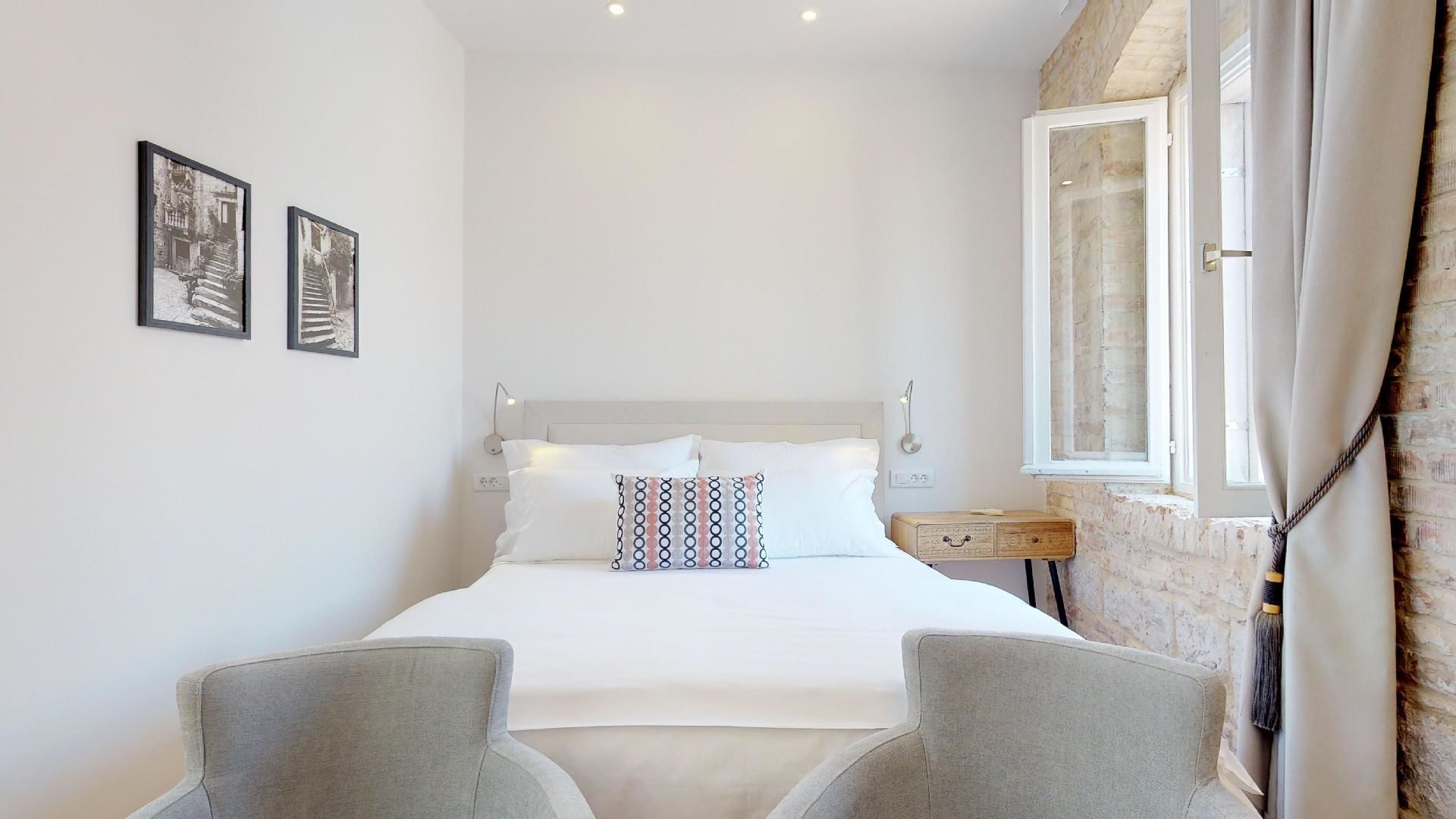 Riva and Diocletian Apartments