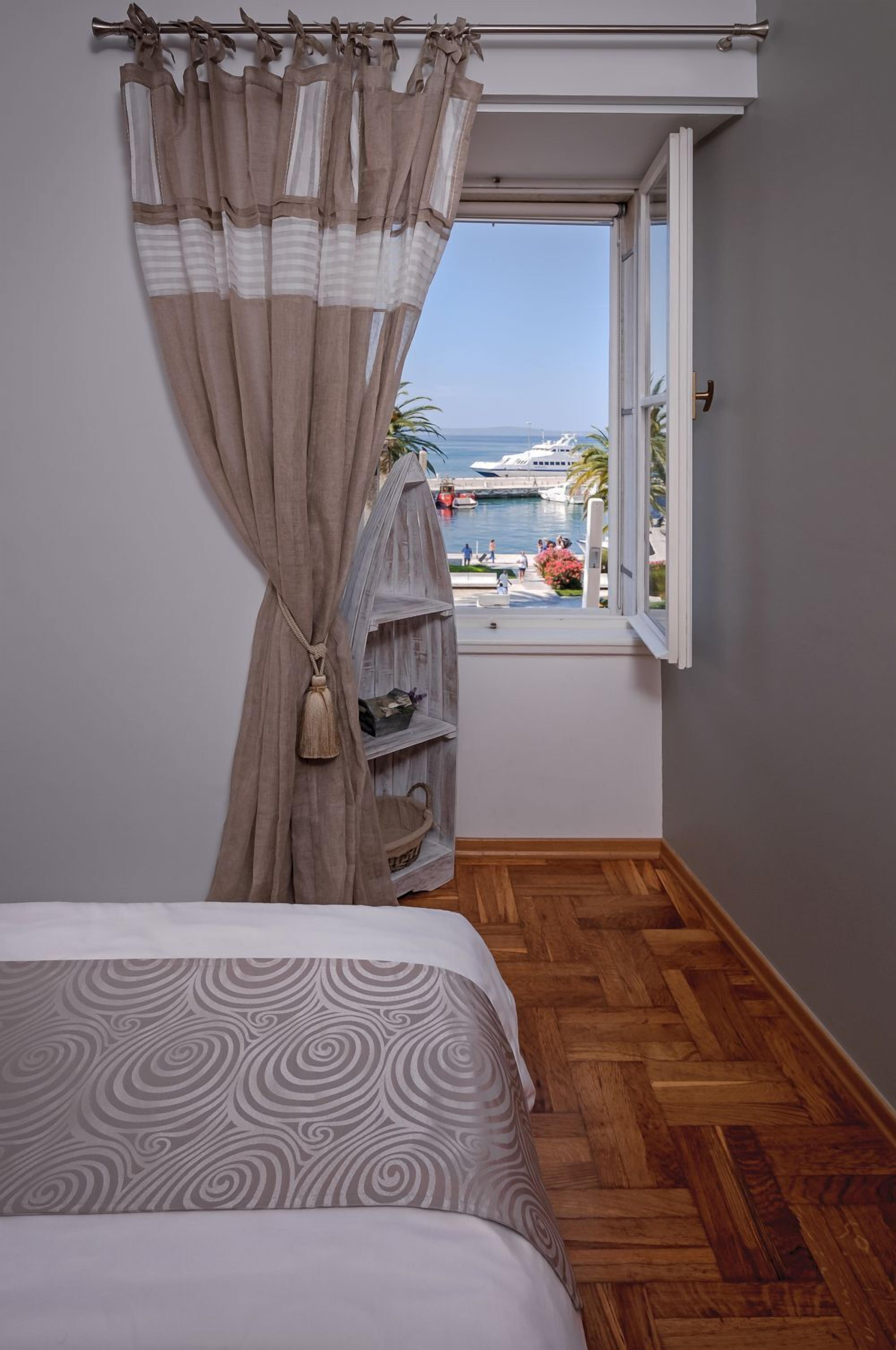 Riva and Diocletian Apartments