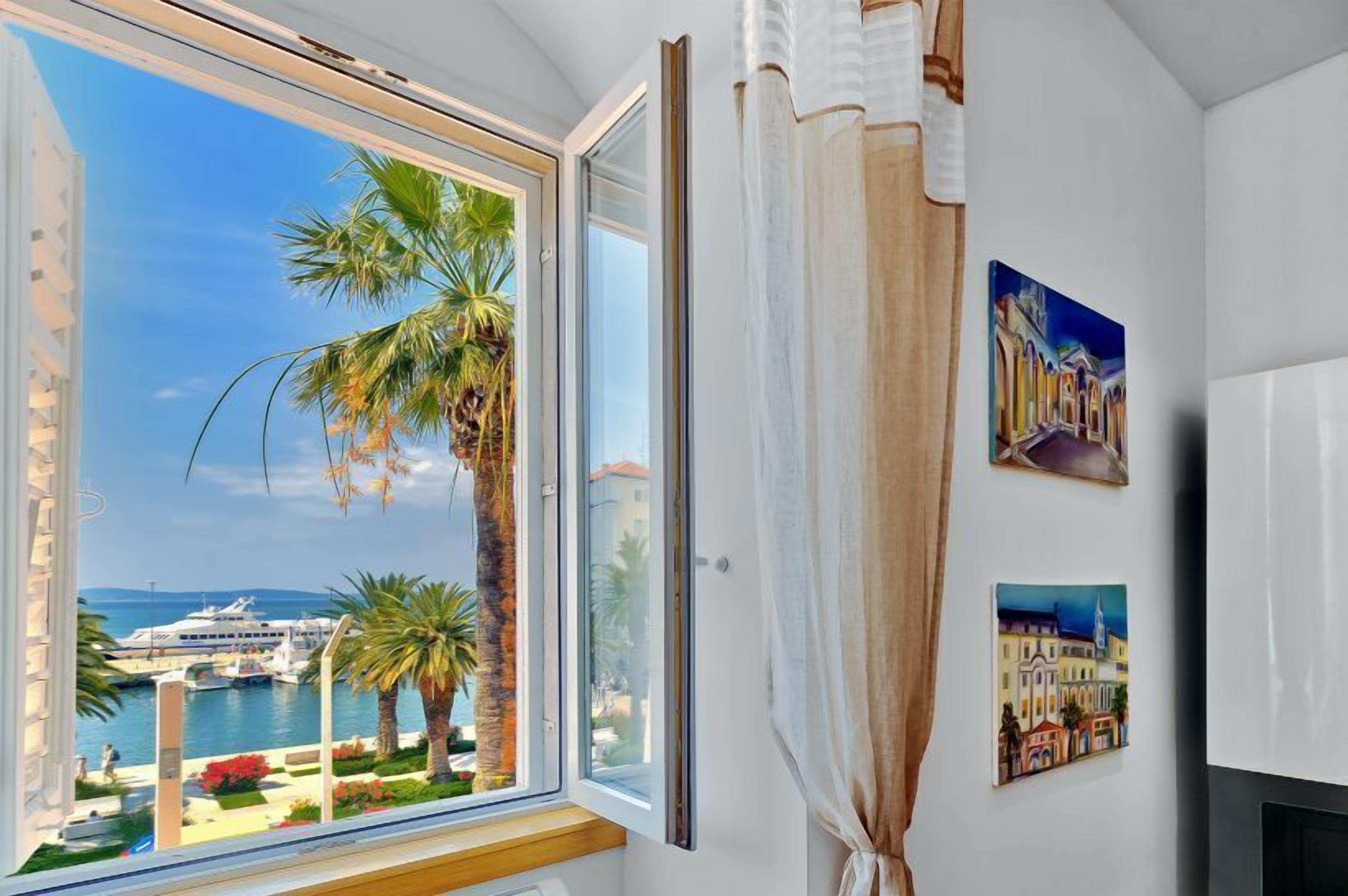 Riva and Diocletian Apartments