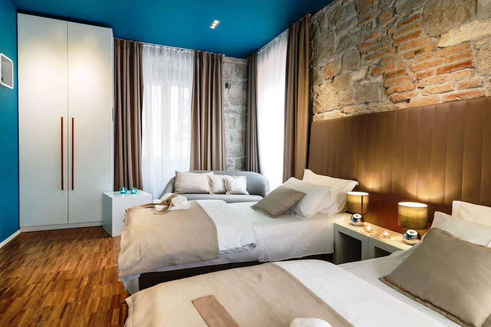 Riva Luxury Rooms