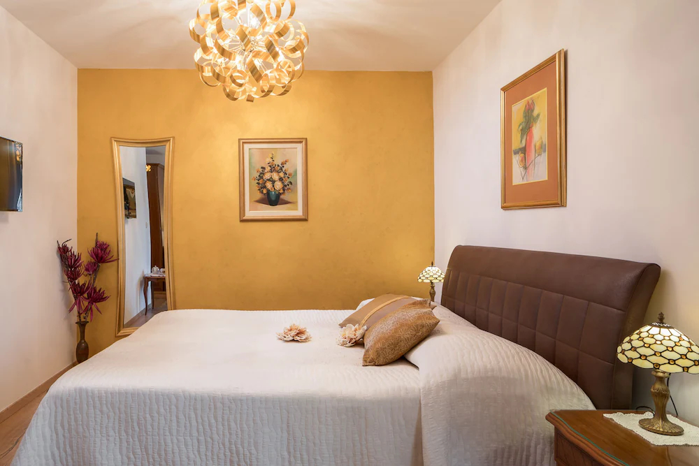 Romantic Luxury Rooms