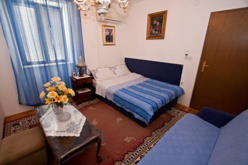 Rooms Ana