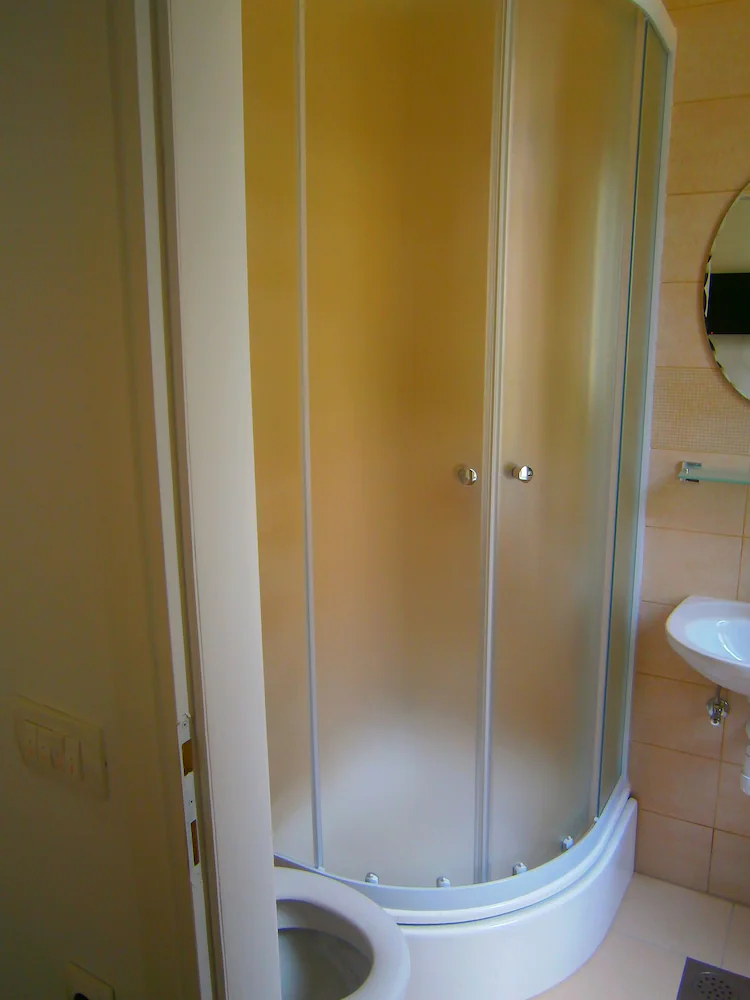 Rooms And Apartments Djanovic