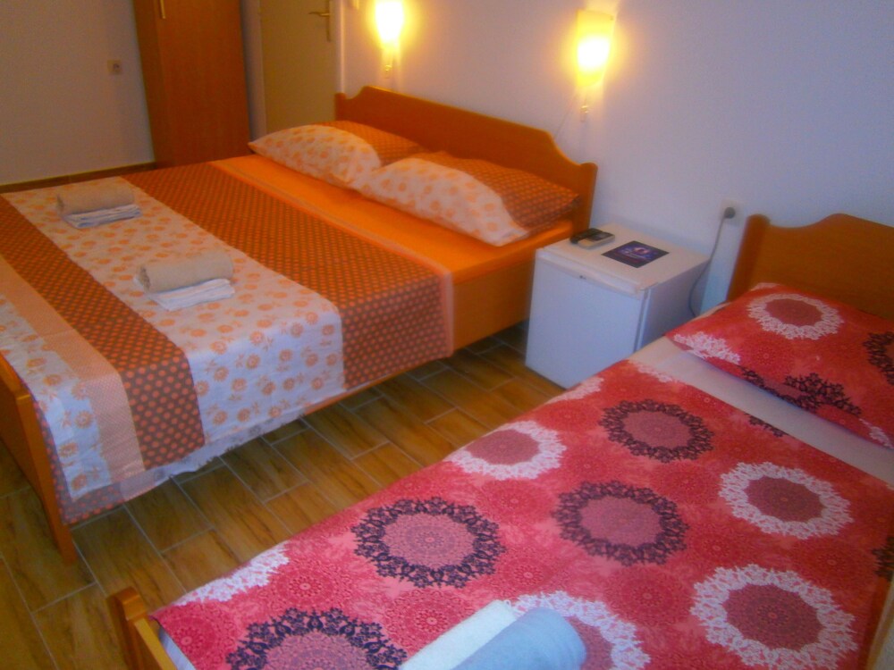 Rooms And Apartments Djanovic