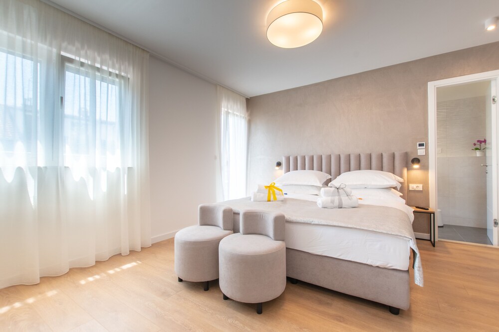 Seven Seas Residence