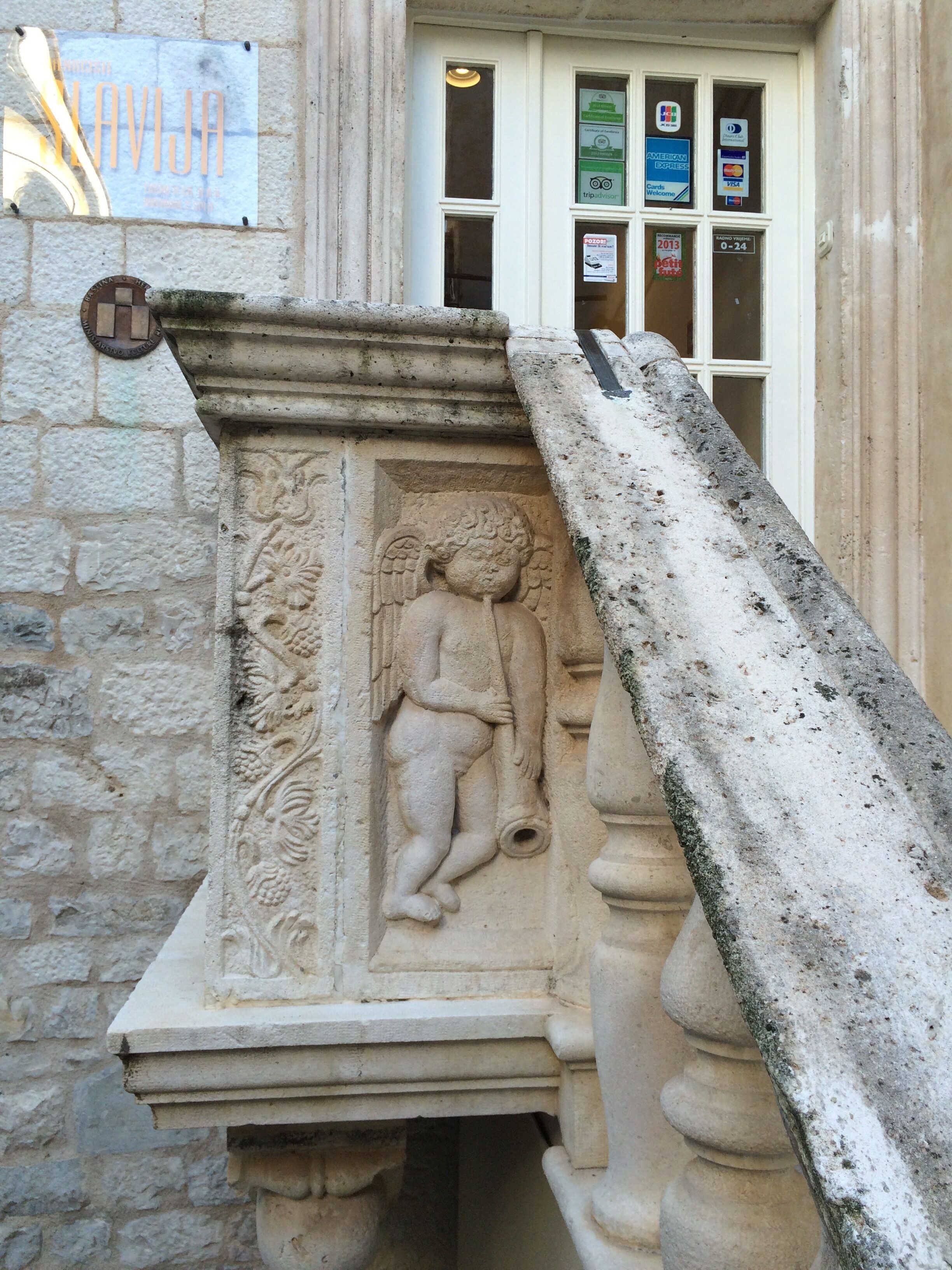 Slavija