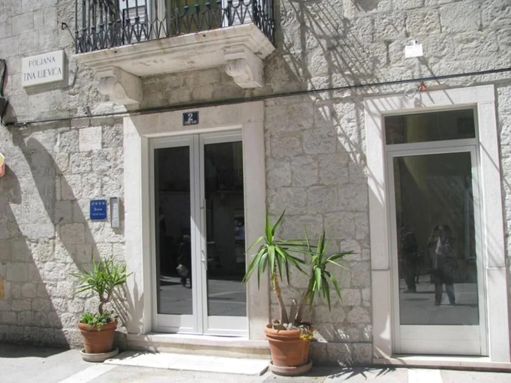 Split Theatre Apartments