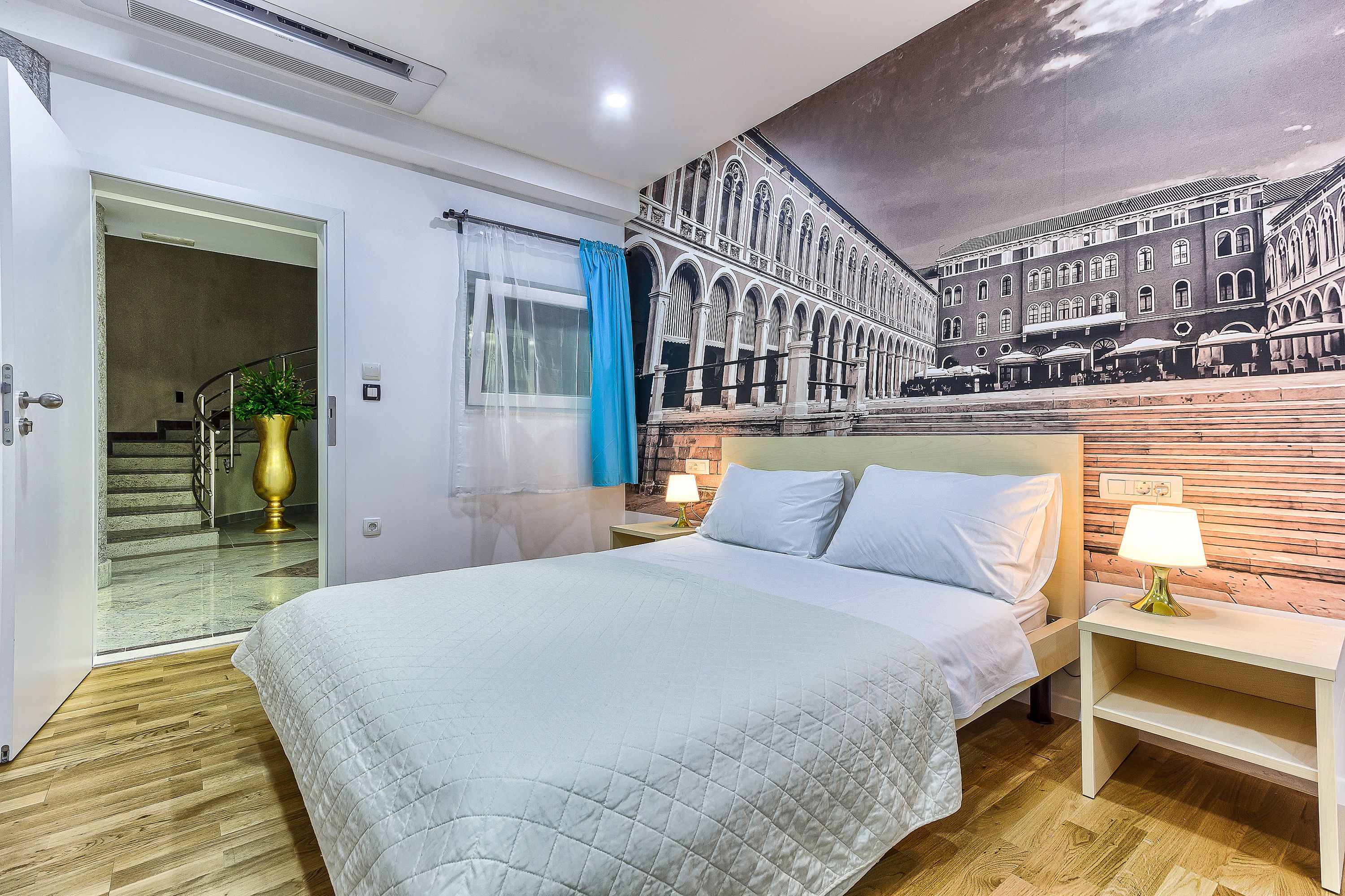 Split City Rooms