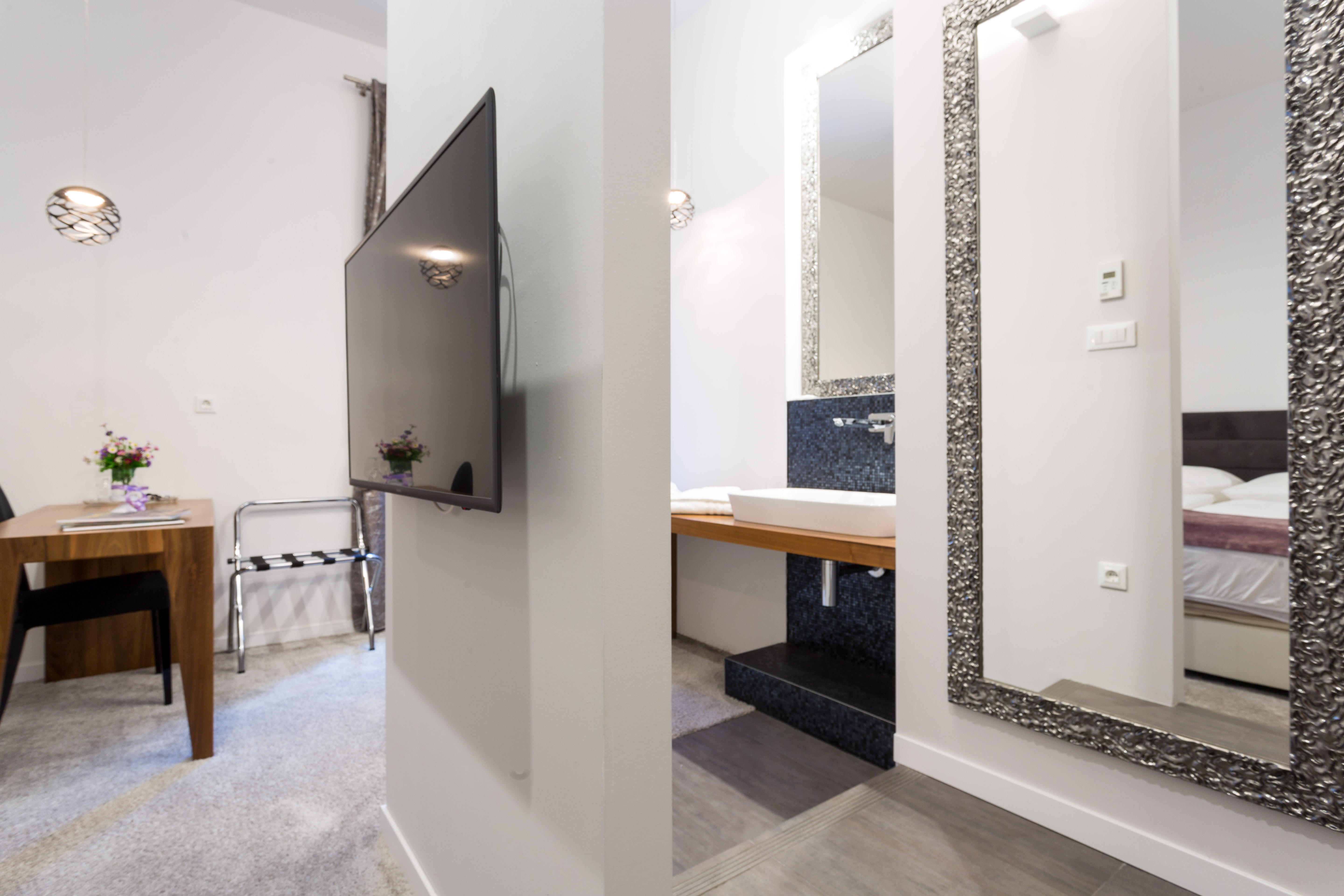 Starlight Luxury Rooms