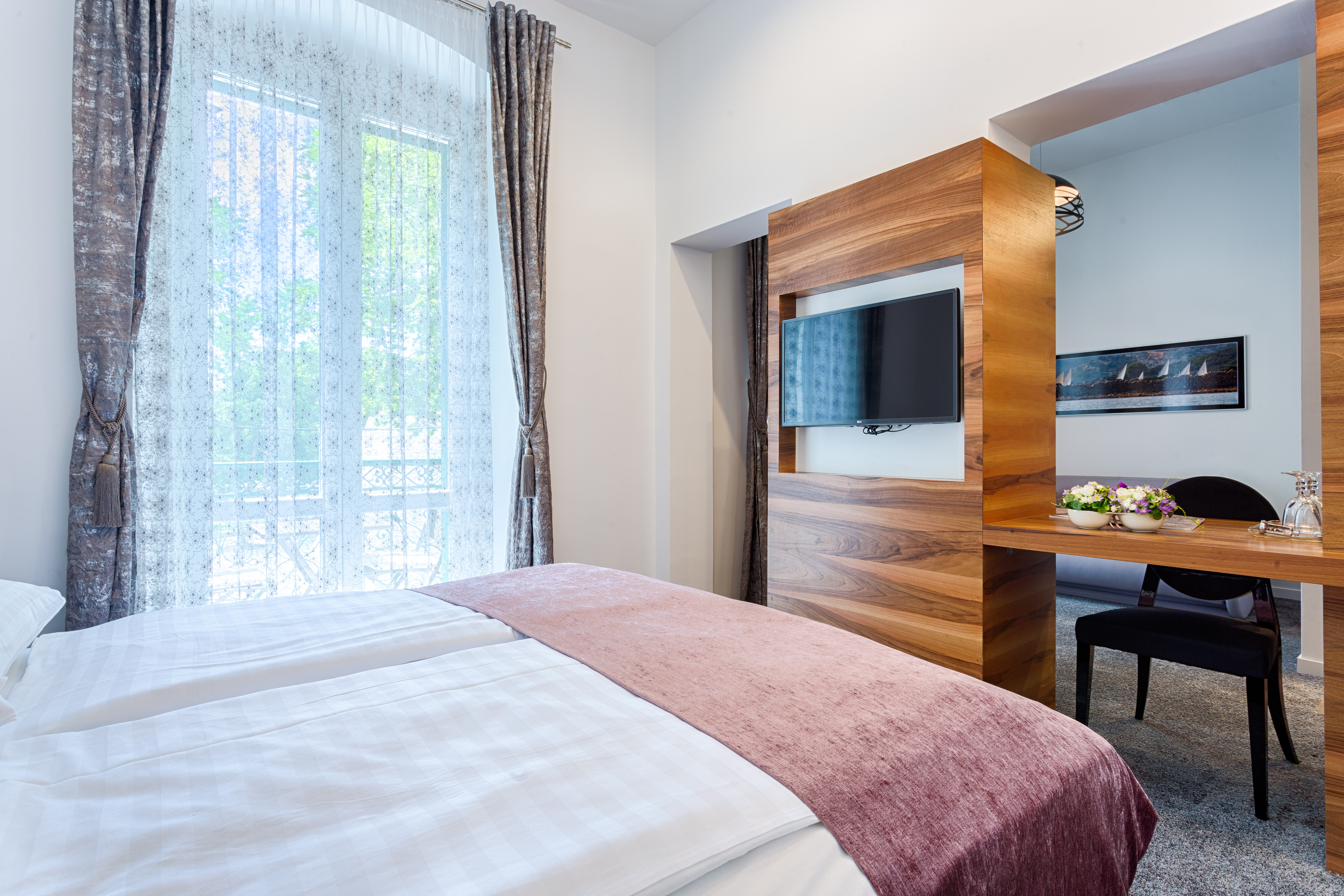 Starlight Luxury Rooms
