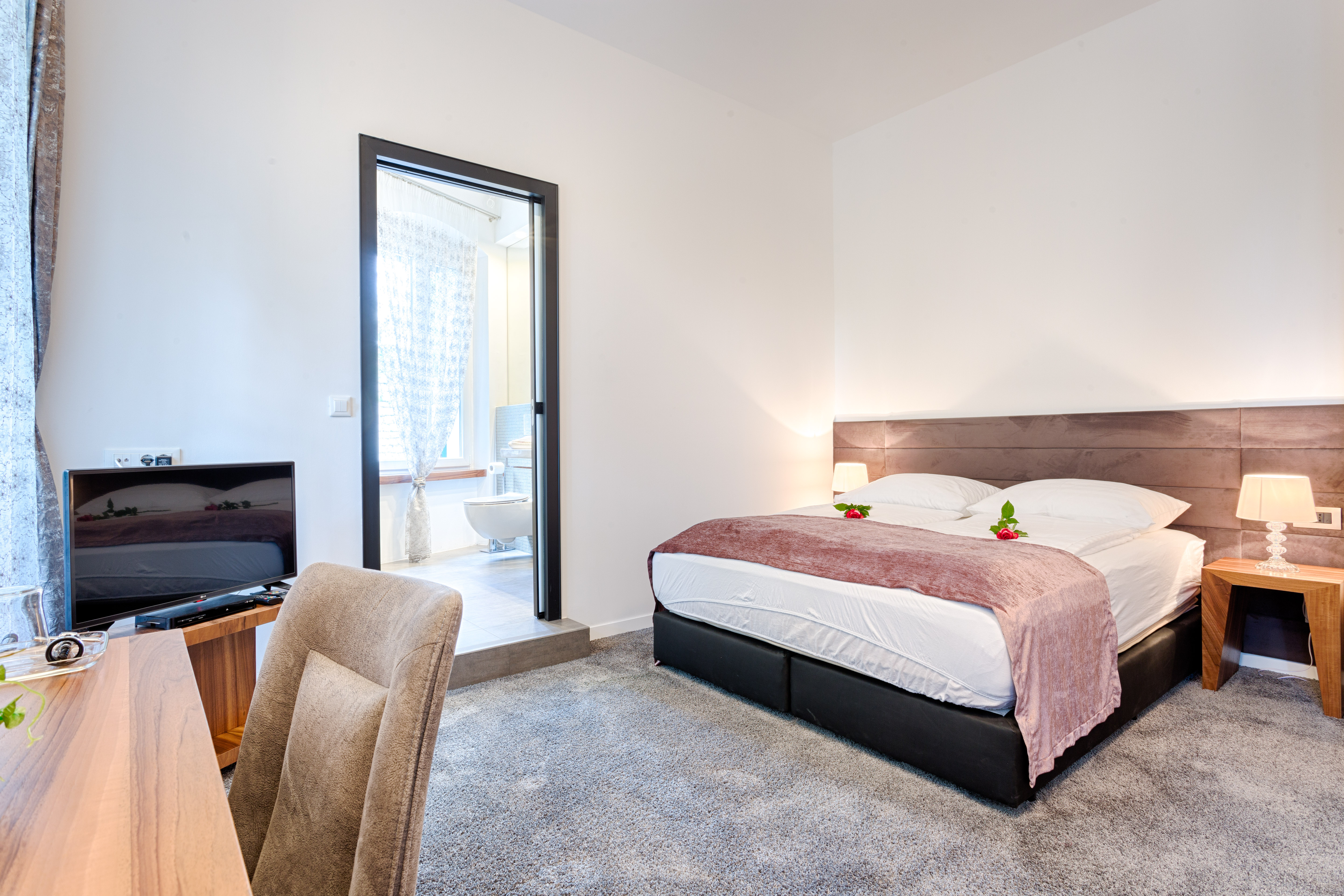 Starlight Luxury Rooms