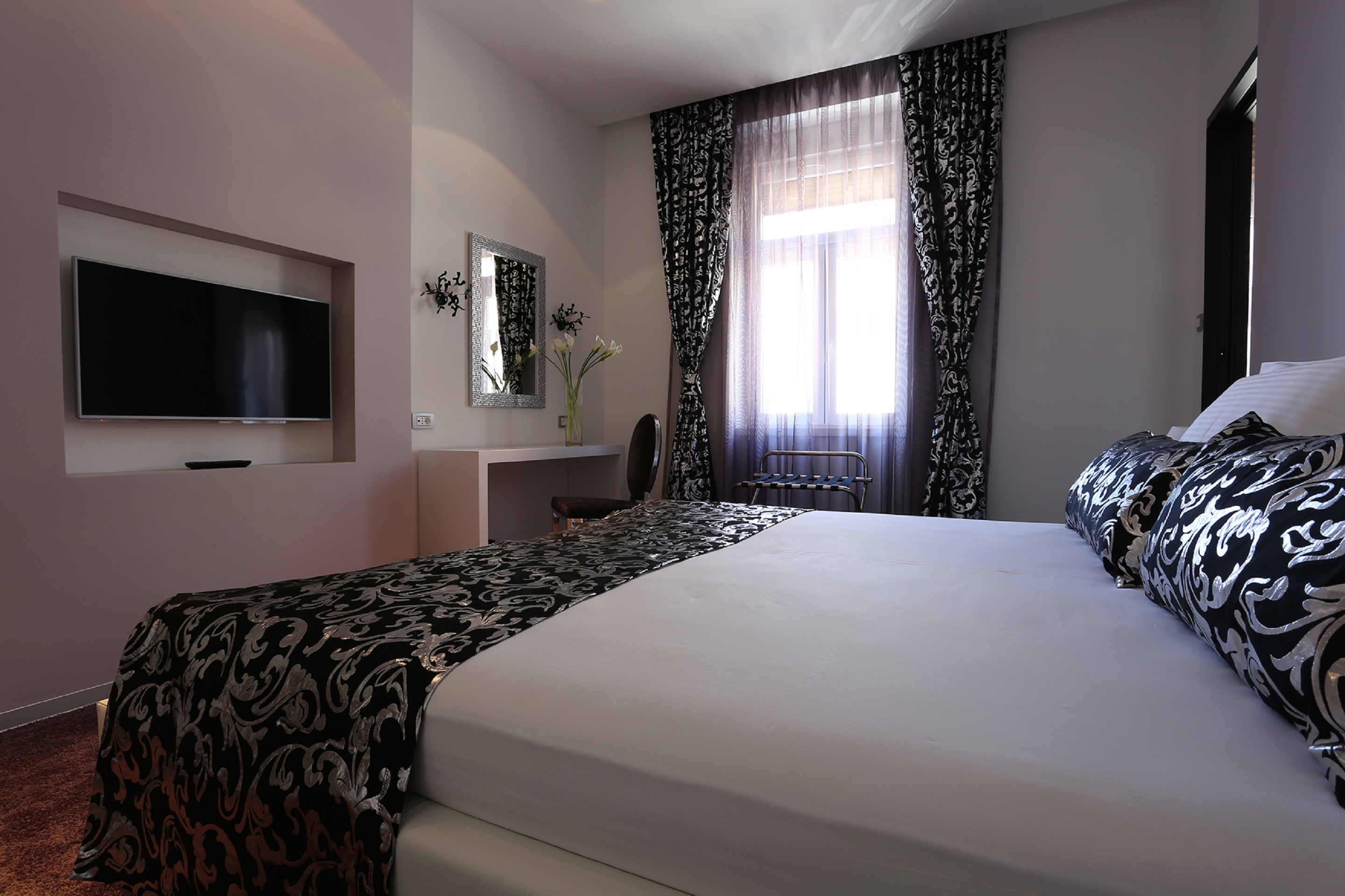 Starlight Luxury Rooms