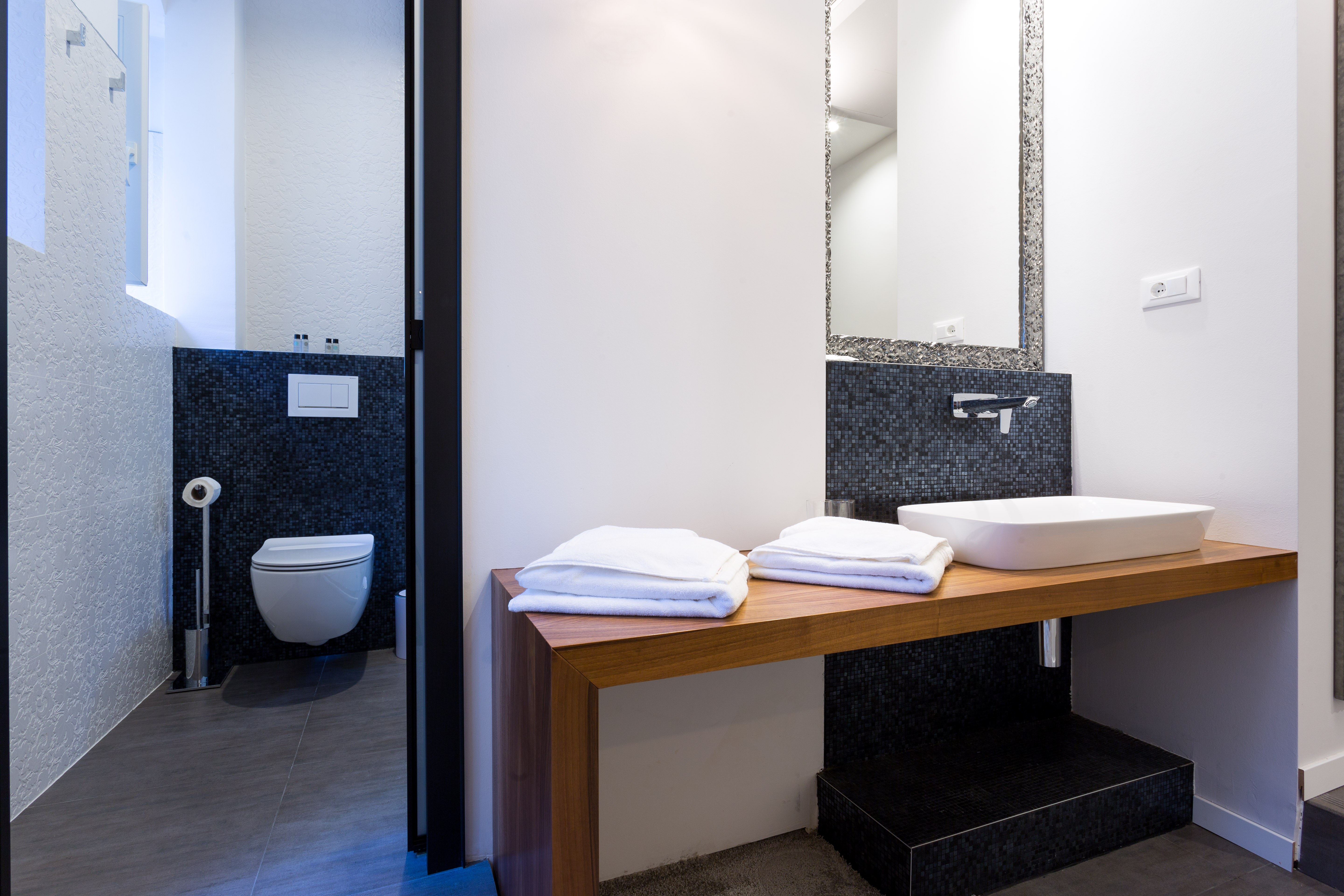 Starlight Luxury Rooms