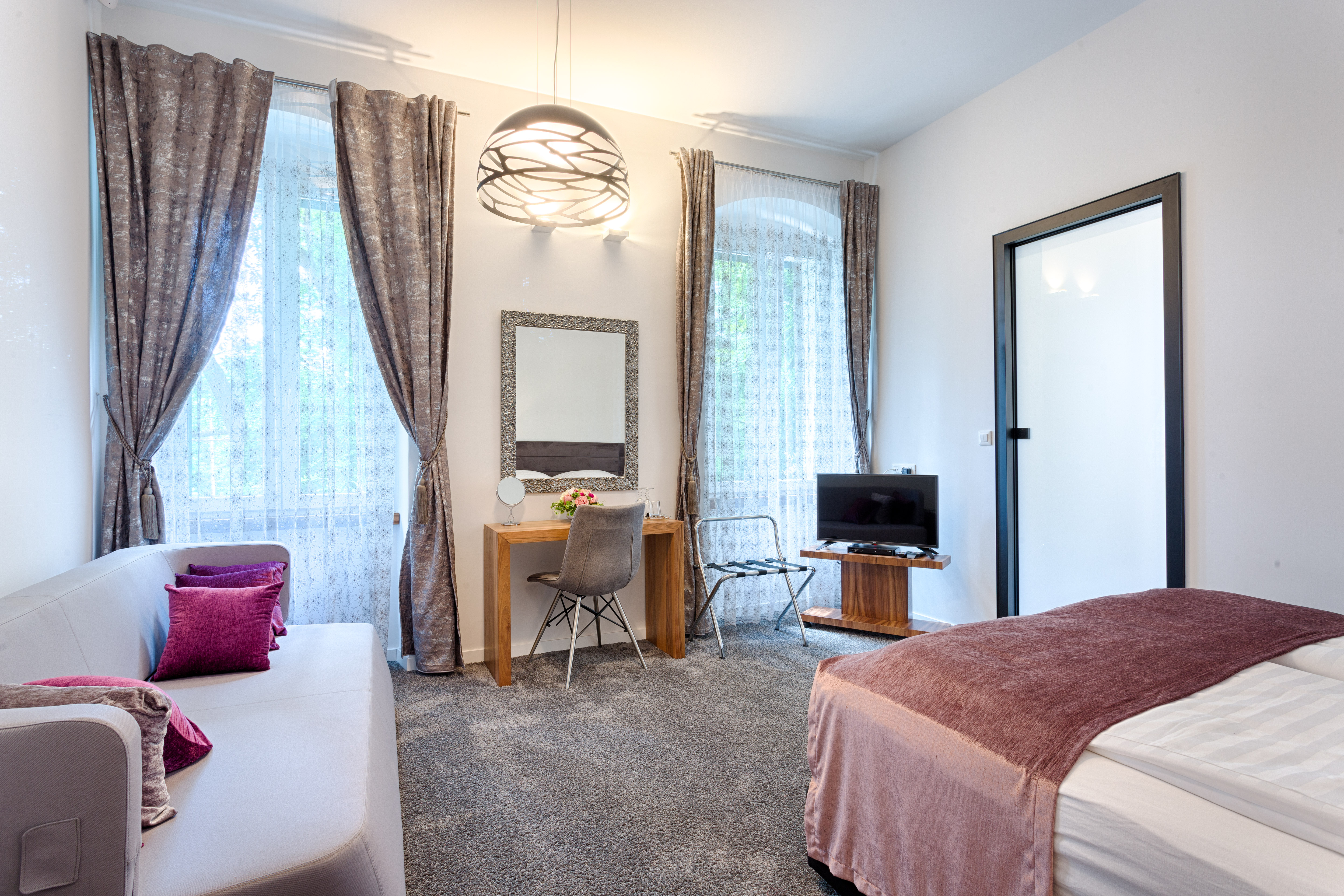 Starlight Luxury Rooms