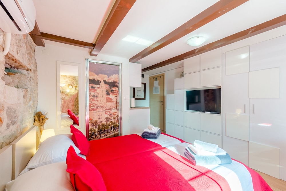 Studio Apartments Sv. Duje