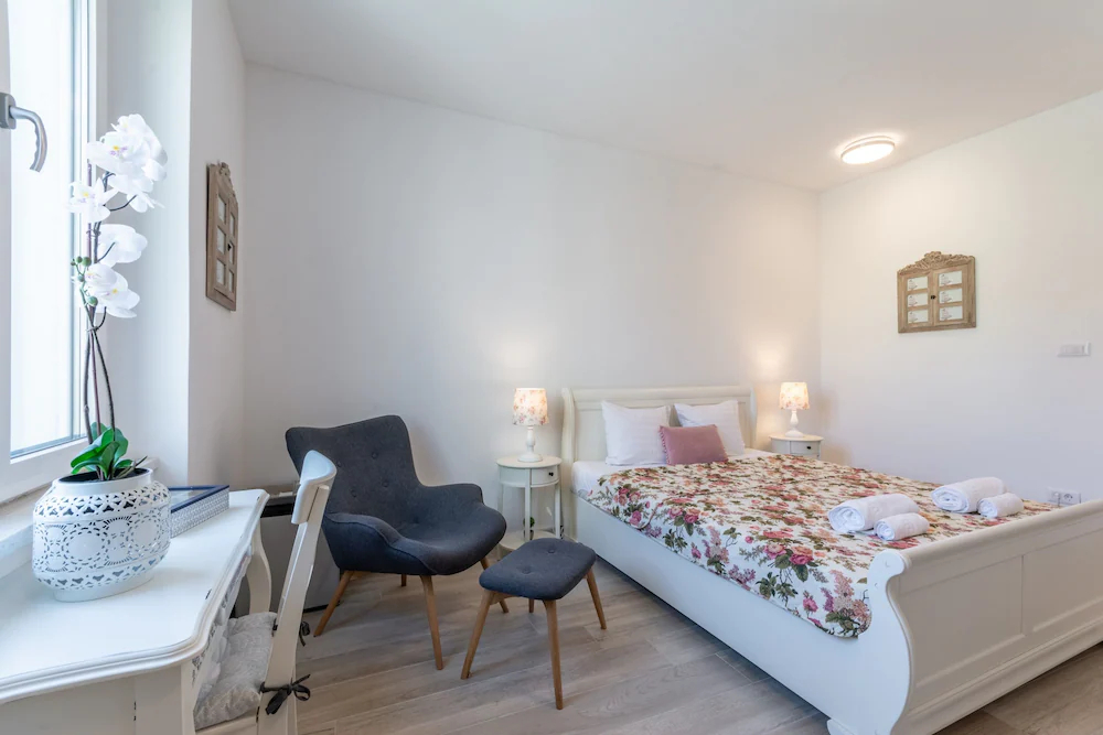 Studios & Room Poesia