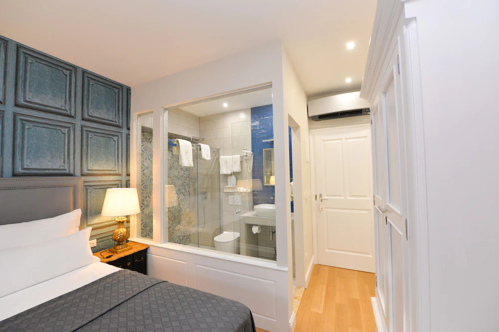 The Duke Luxury Rooms