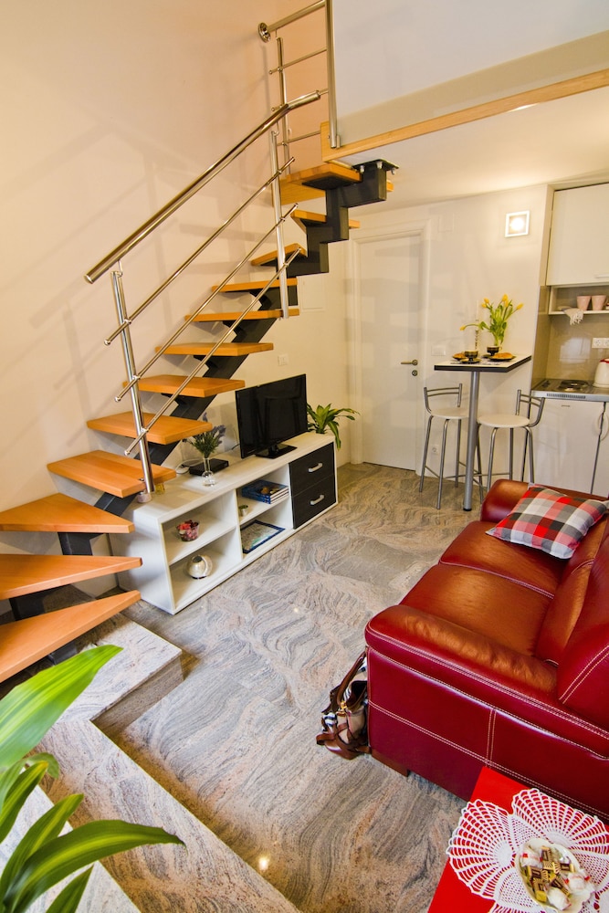Veig Palace Apartments