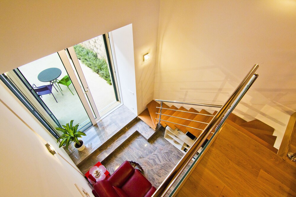 Veig Palace Apartments
