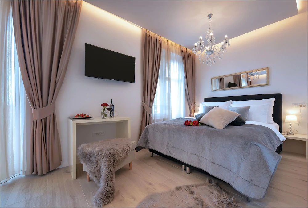 Via Porto Rooms