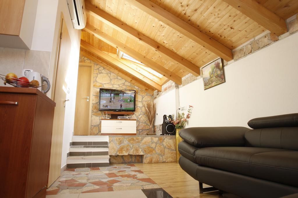 Villa Urbi et Orbi