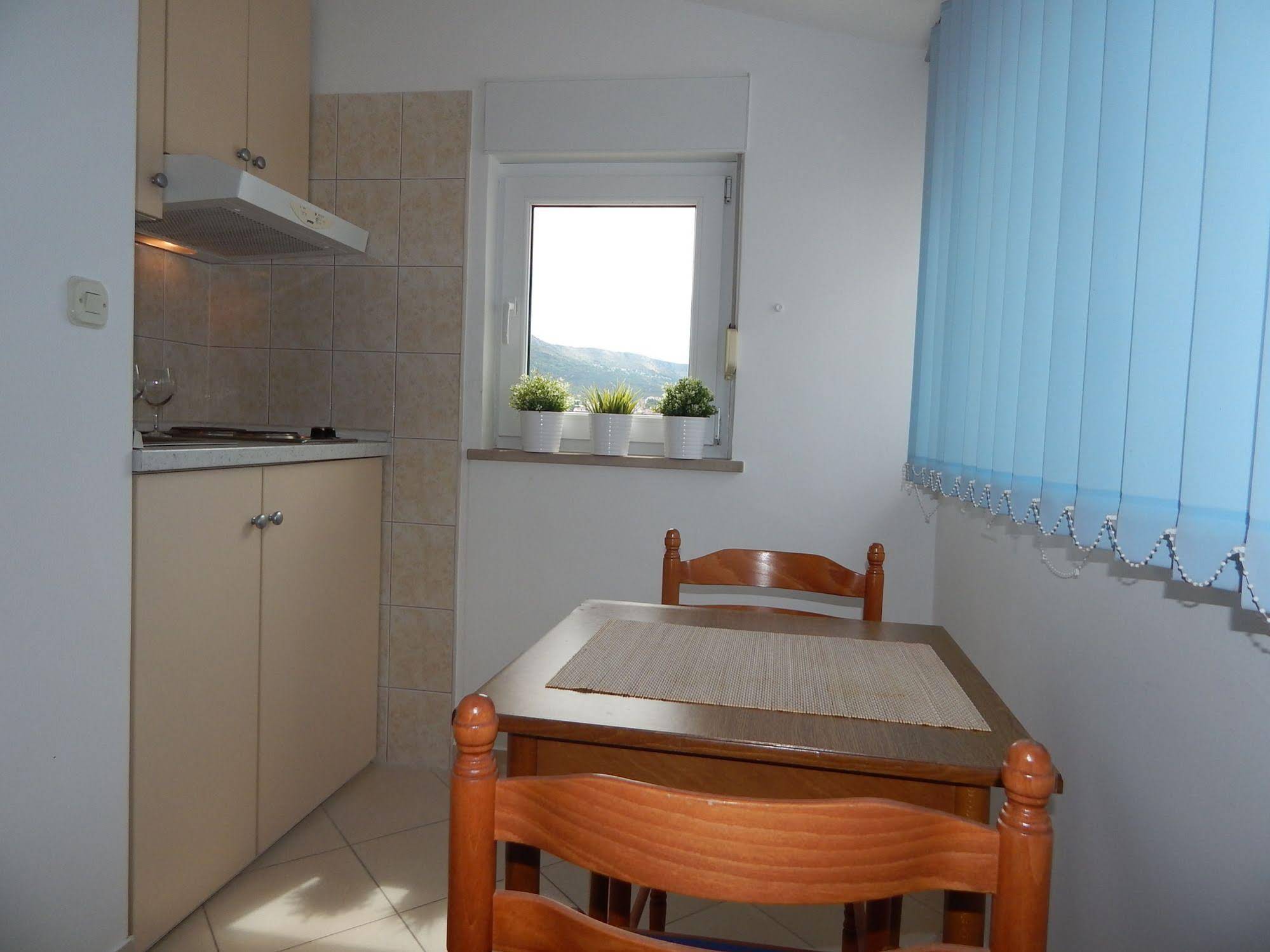 Rooms and Apartments Porat