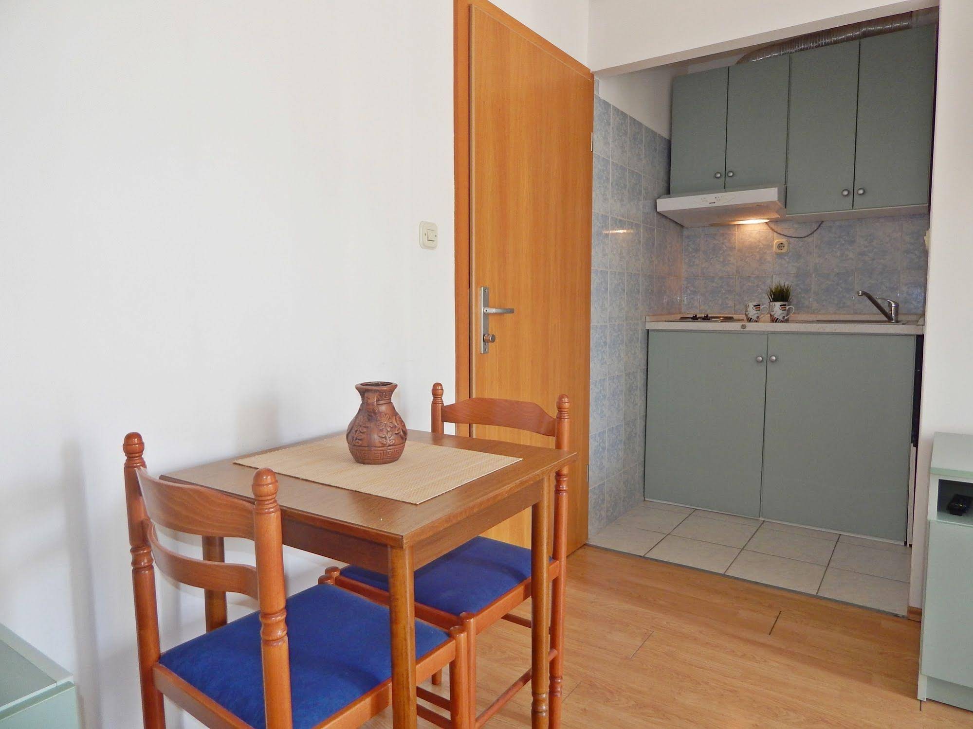 Rooms and Apartments Porat
