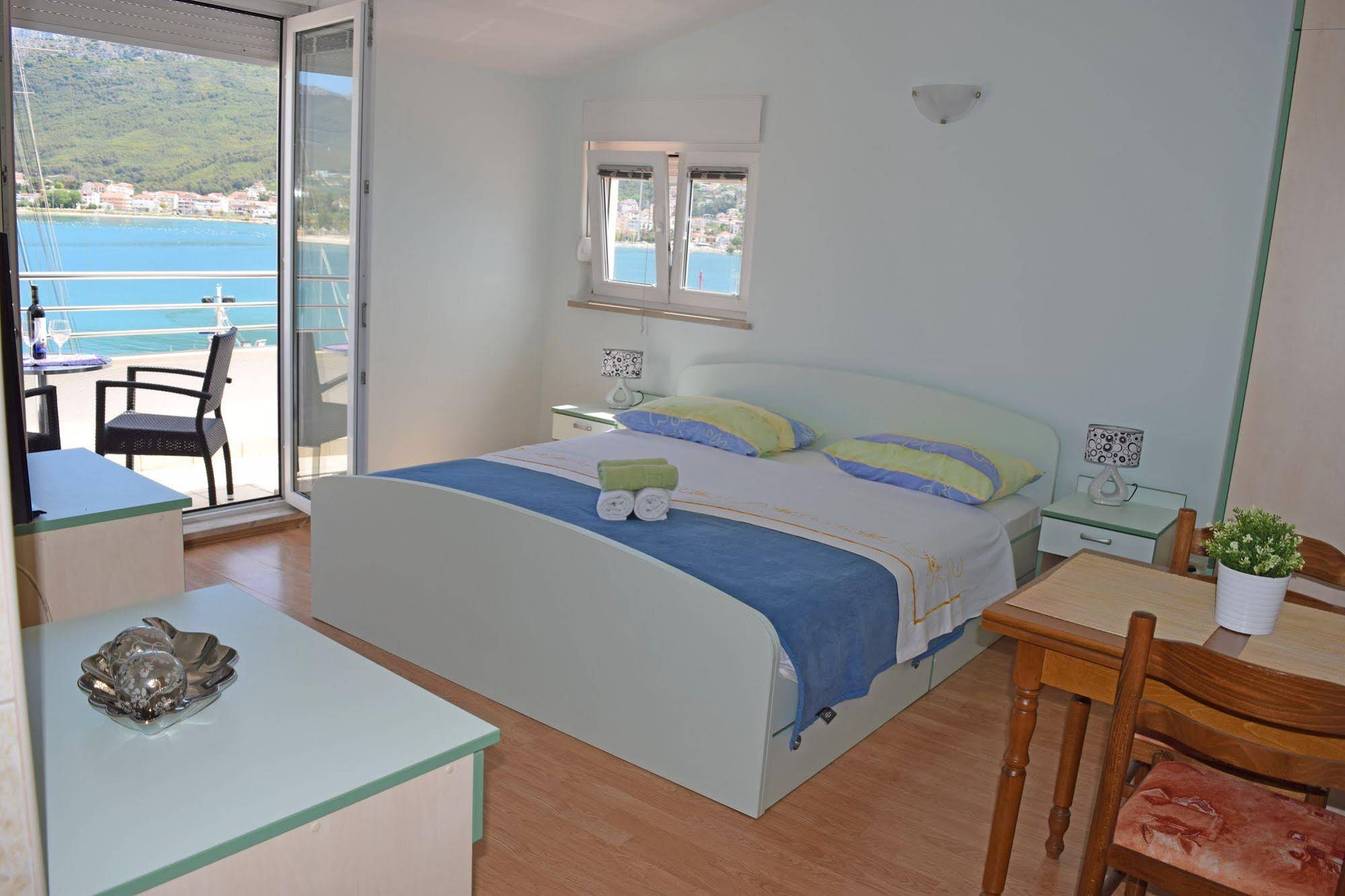 Rooms and Apartments Porat