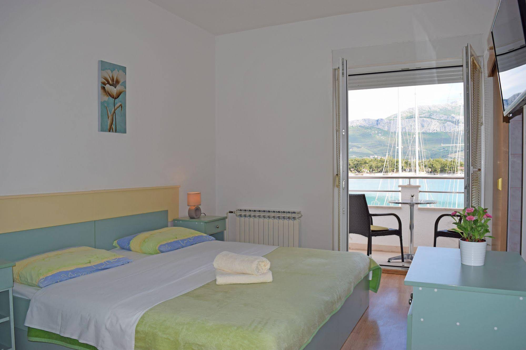 Rooms and Apartments Porat