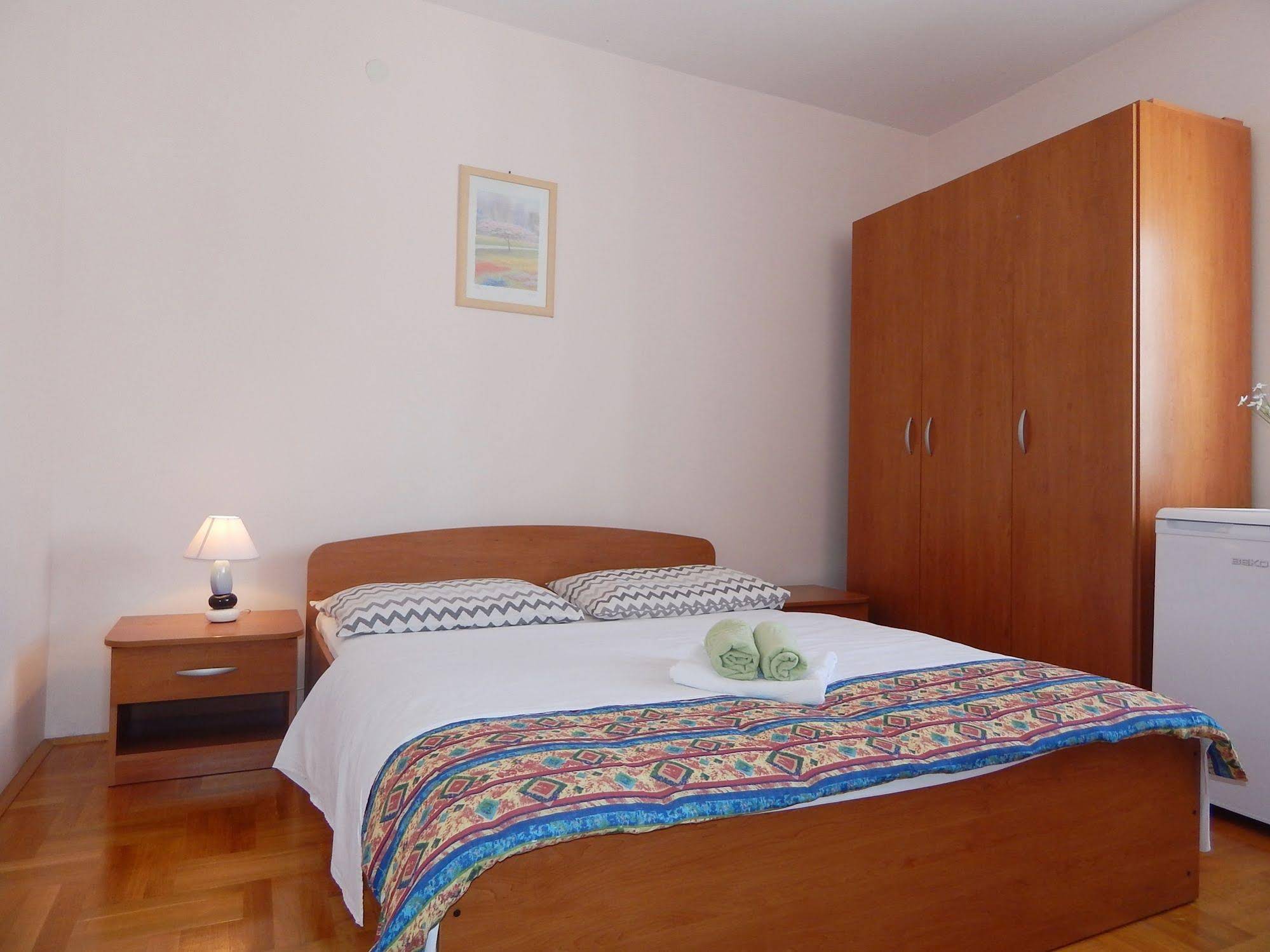 Rooms and Apartments Porat