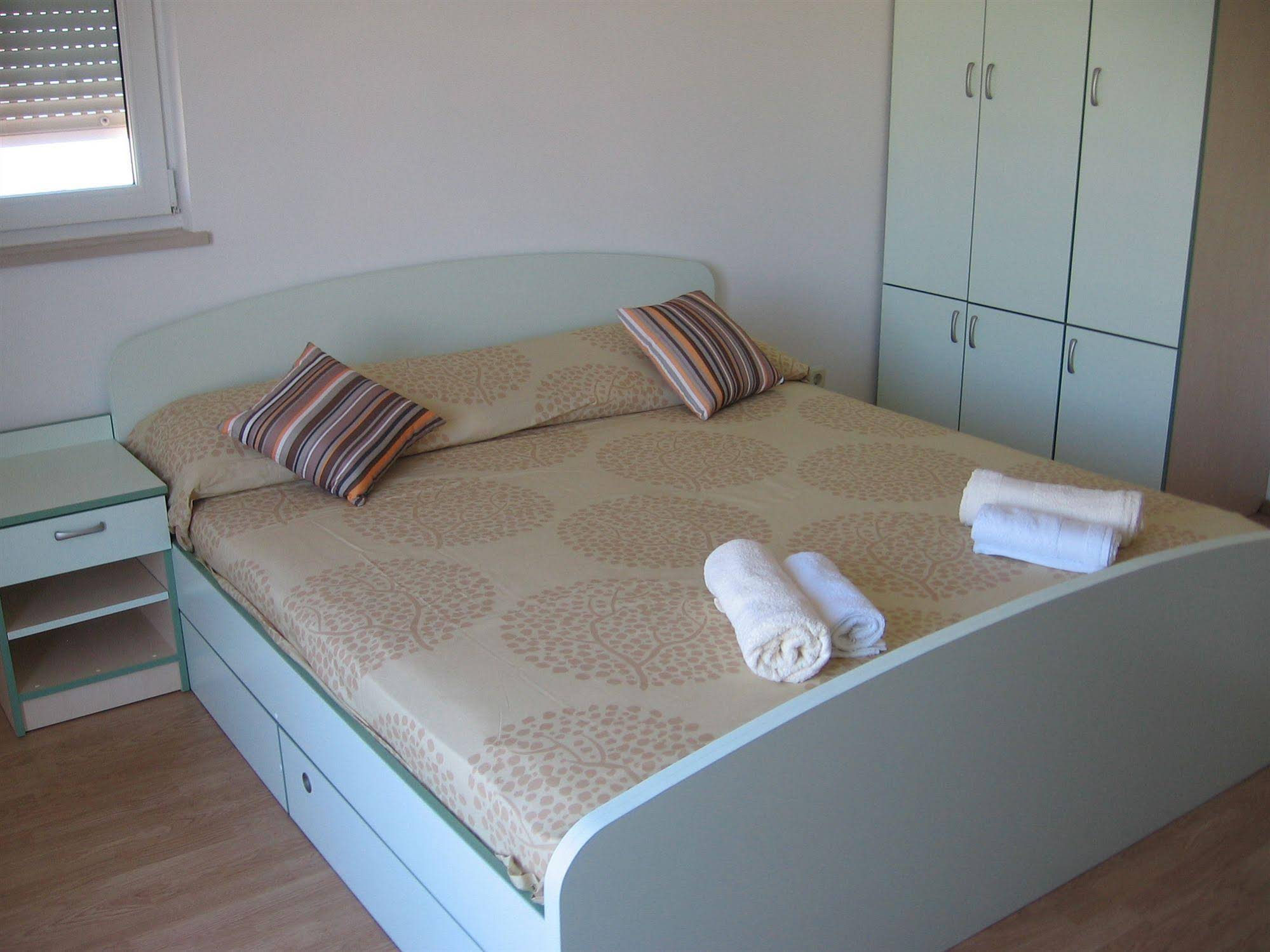 Rooms and Apartments Porat