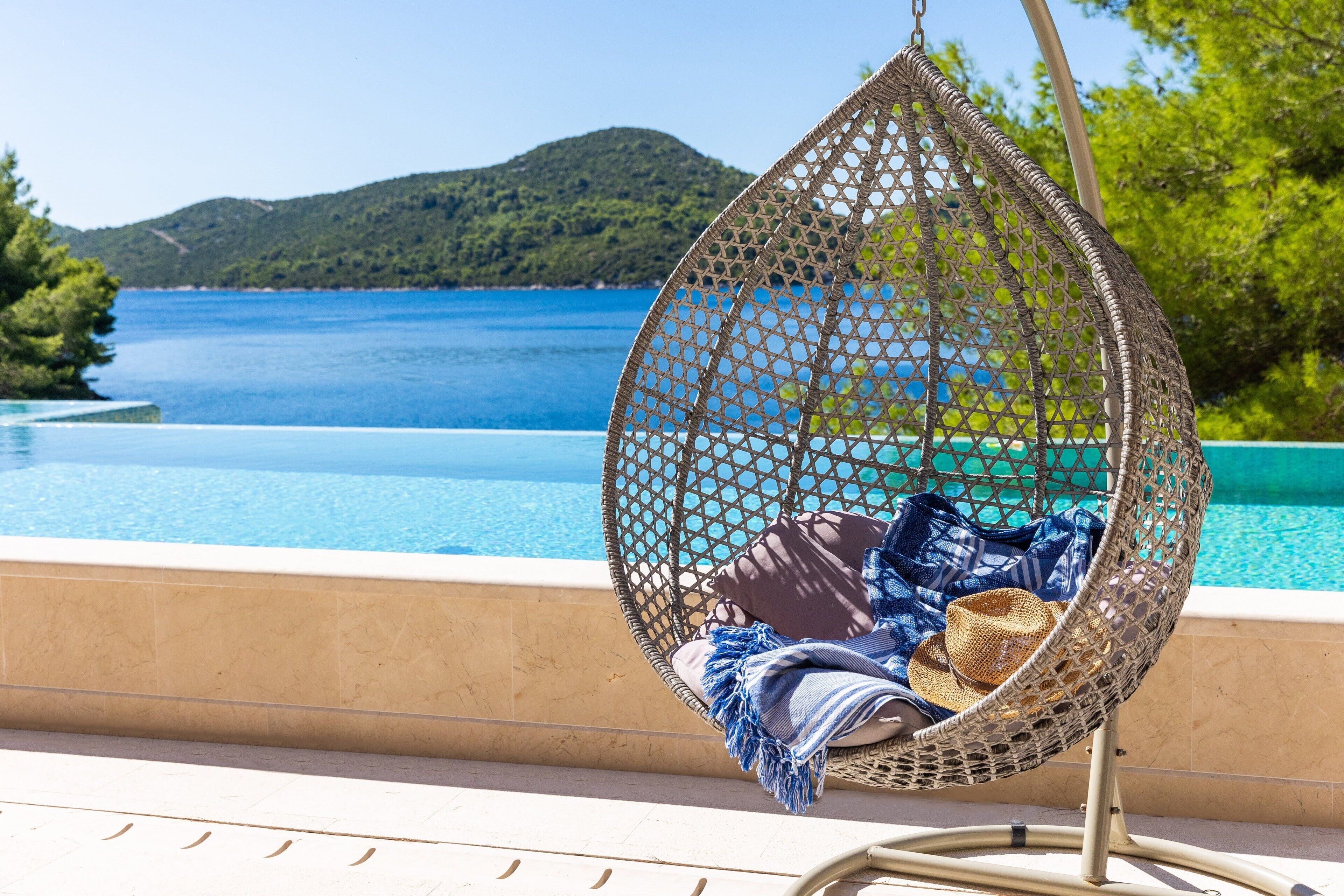 Beachfront Villa Brulupes in Secluded Bay