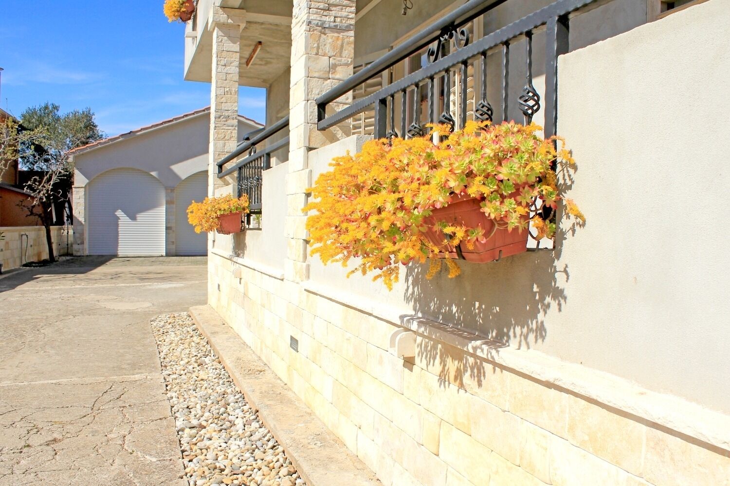 Apartments Old Stone