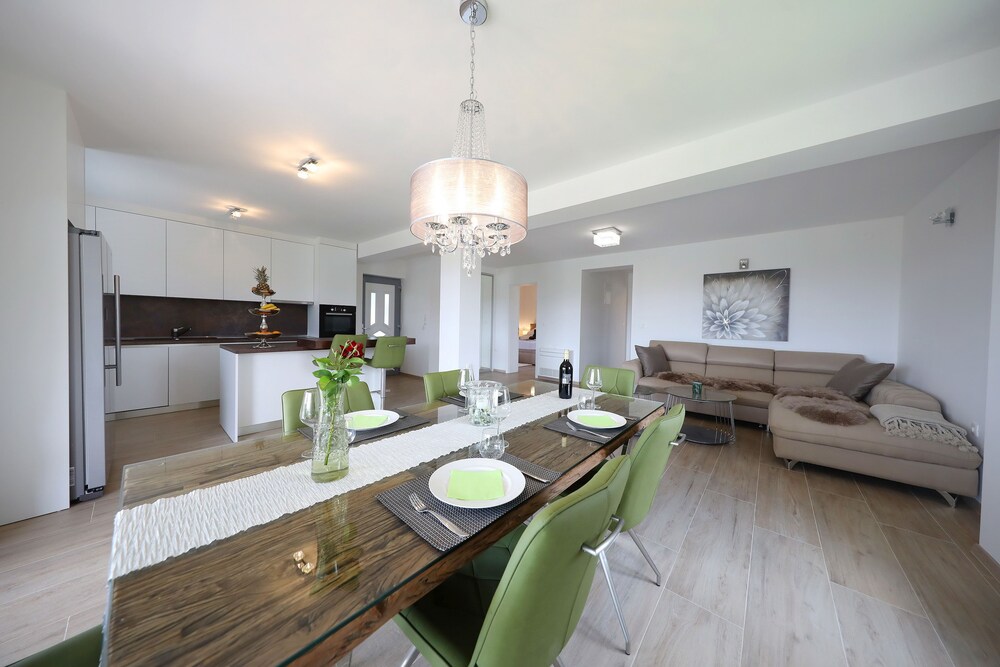 Villa Olive Garden Apartments