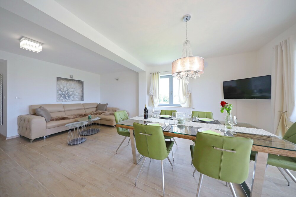 Villa Olive Garden Apartments