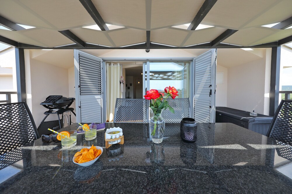 Villa Olive Garden Apartments