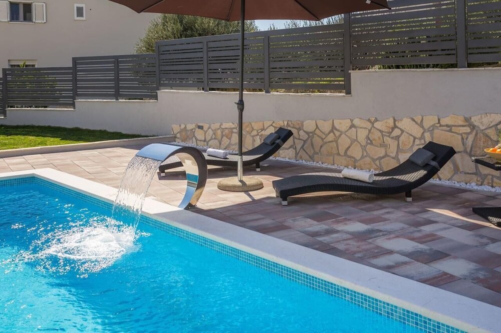 Villa Olive Garden Apartments