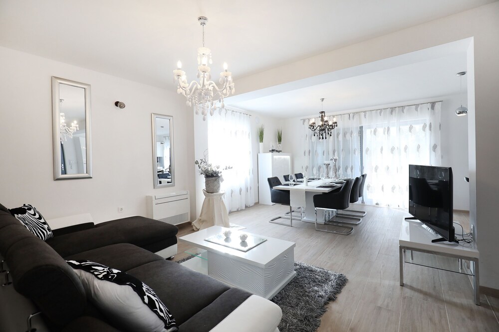 Villa Olive Garden Apartments