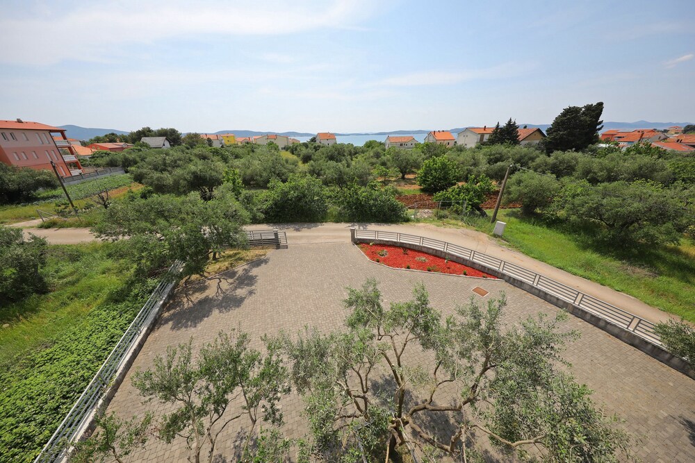 Villa Olive Garden Apartments