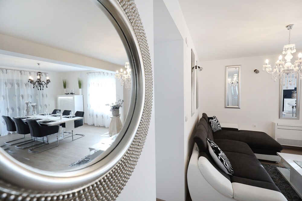 Villa Olive Garden Apartments