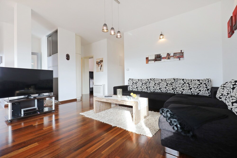 Villa Olive Garden Apartments